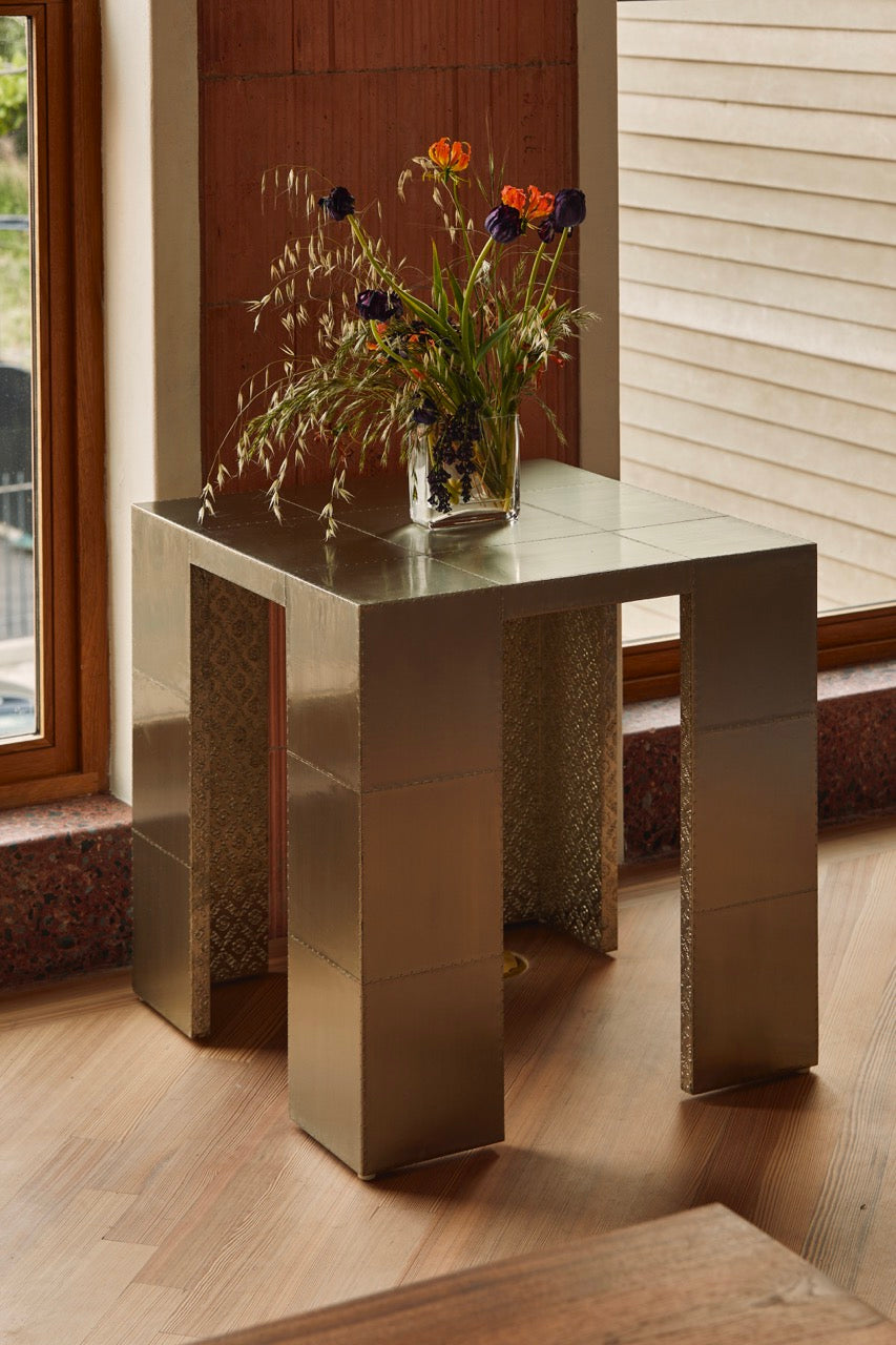 'Y' Table