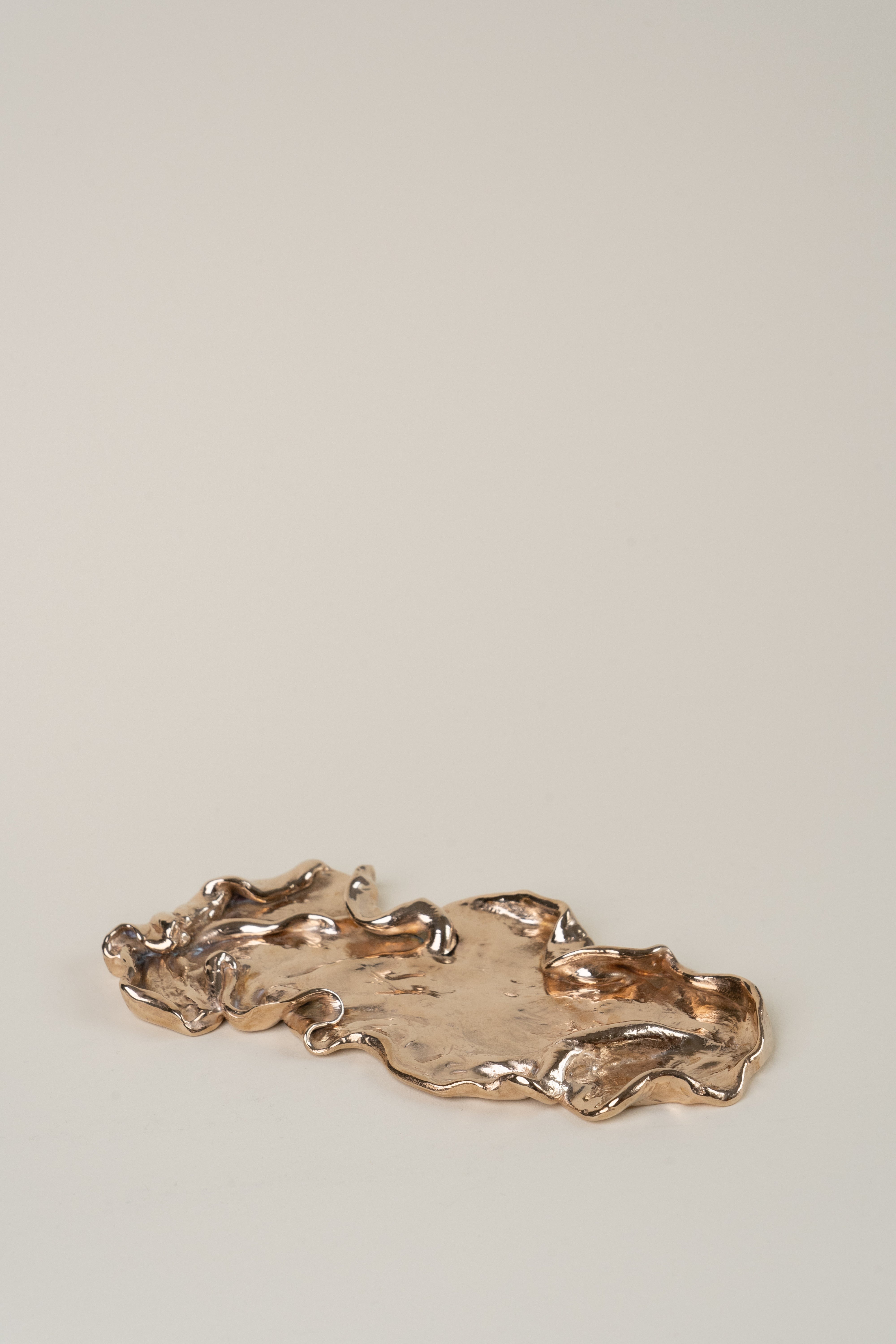 Stylish and functional Narcissus Catchall in grey marble, a versatile piece for any room