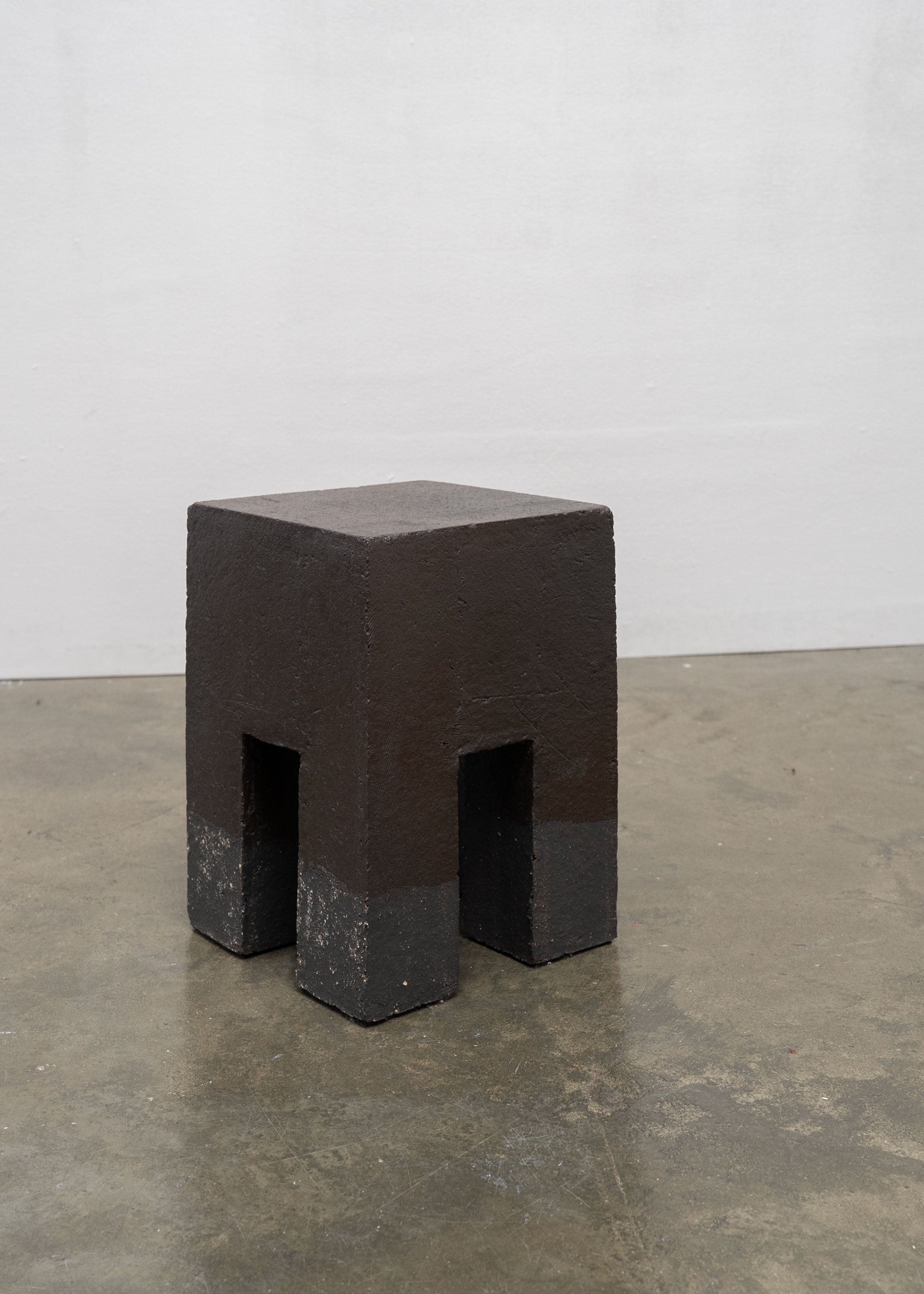 Tables d'appoint en grès émaillé prototype