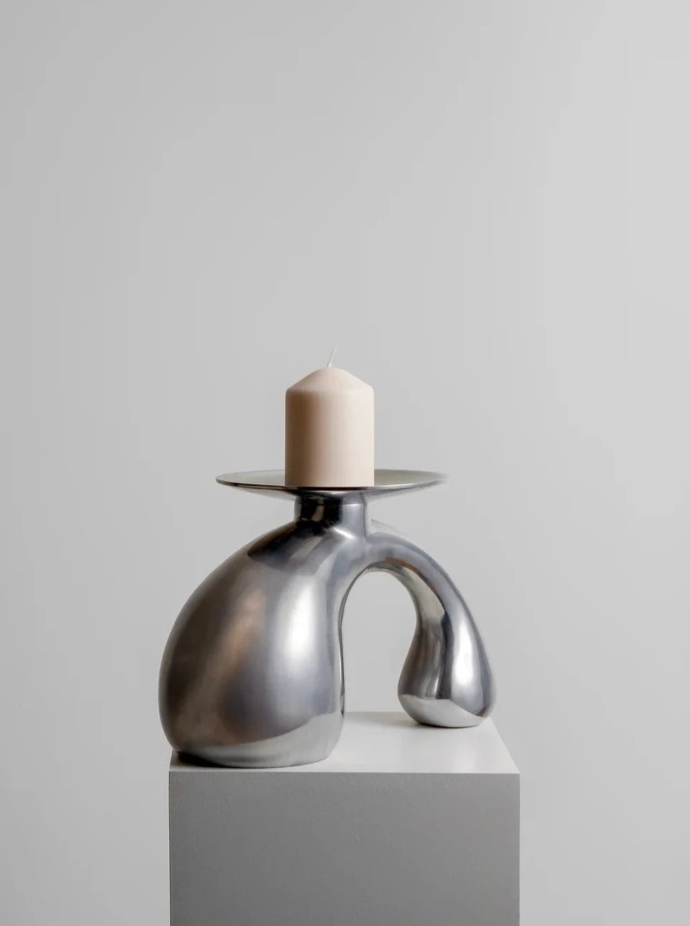 Handcrafted glass 'Drop' candle holder with a bombastic design and vibrant colors