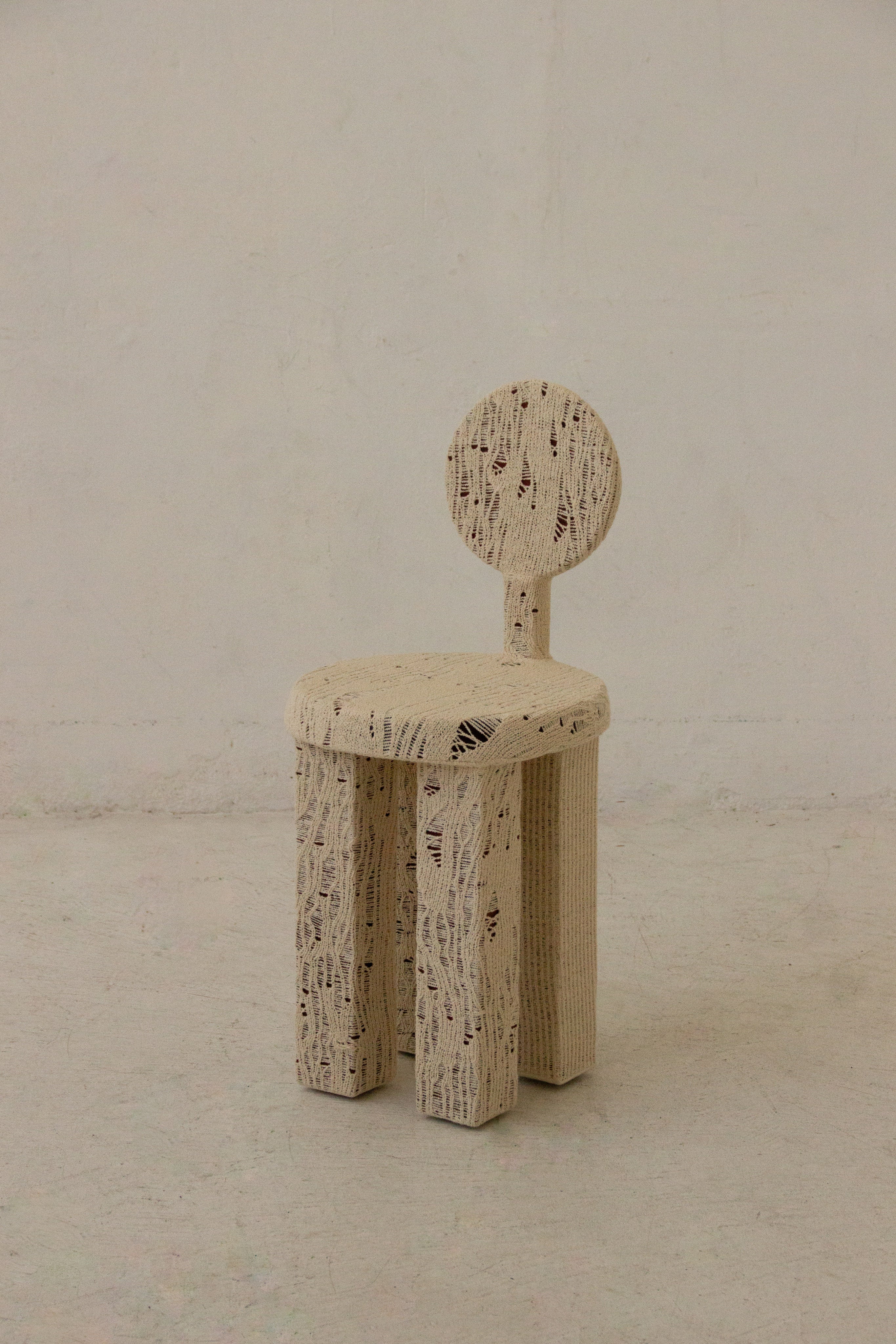 Chaise Tricotée x '2am Close'