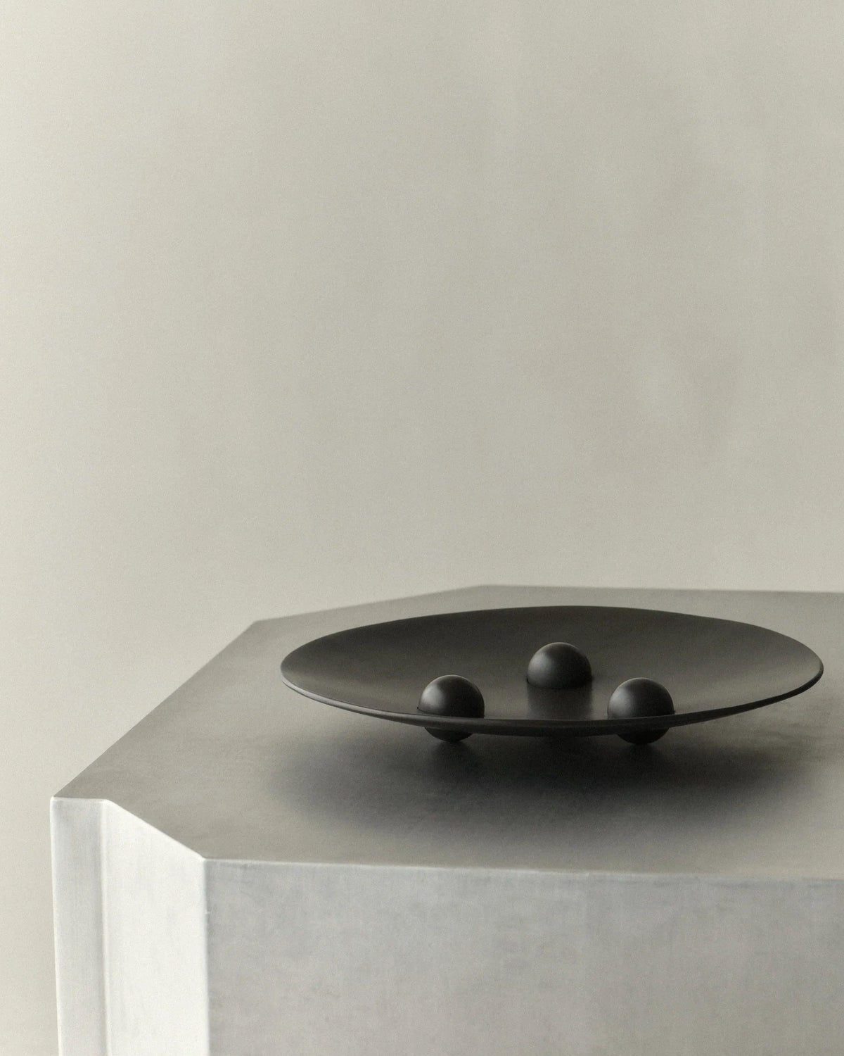 THE ROE STUDIO TRAY OBJECT 003 — detail view