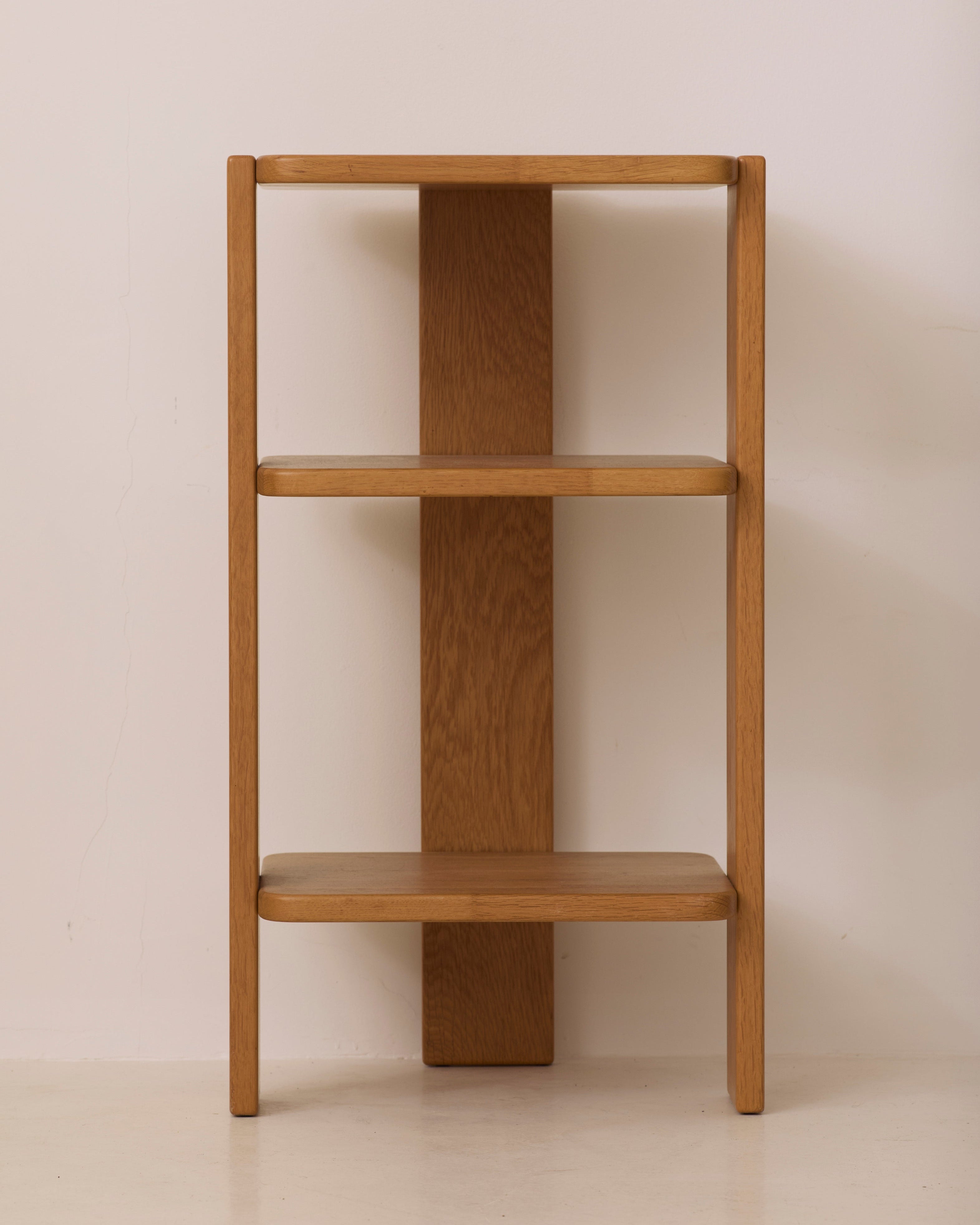 Étagère Artisanale Française en Chêne Massif c. 1980