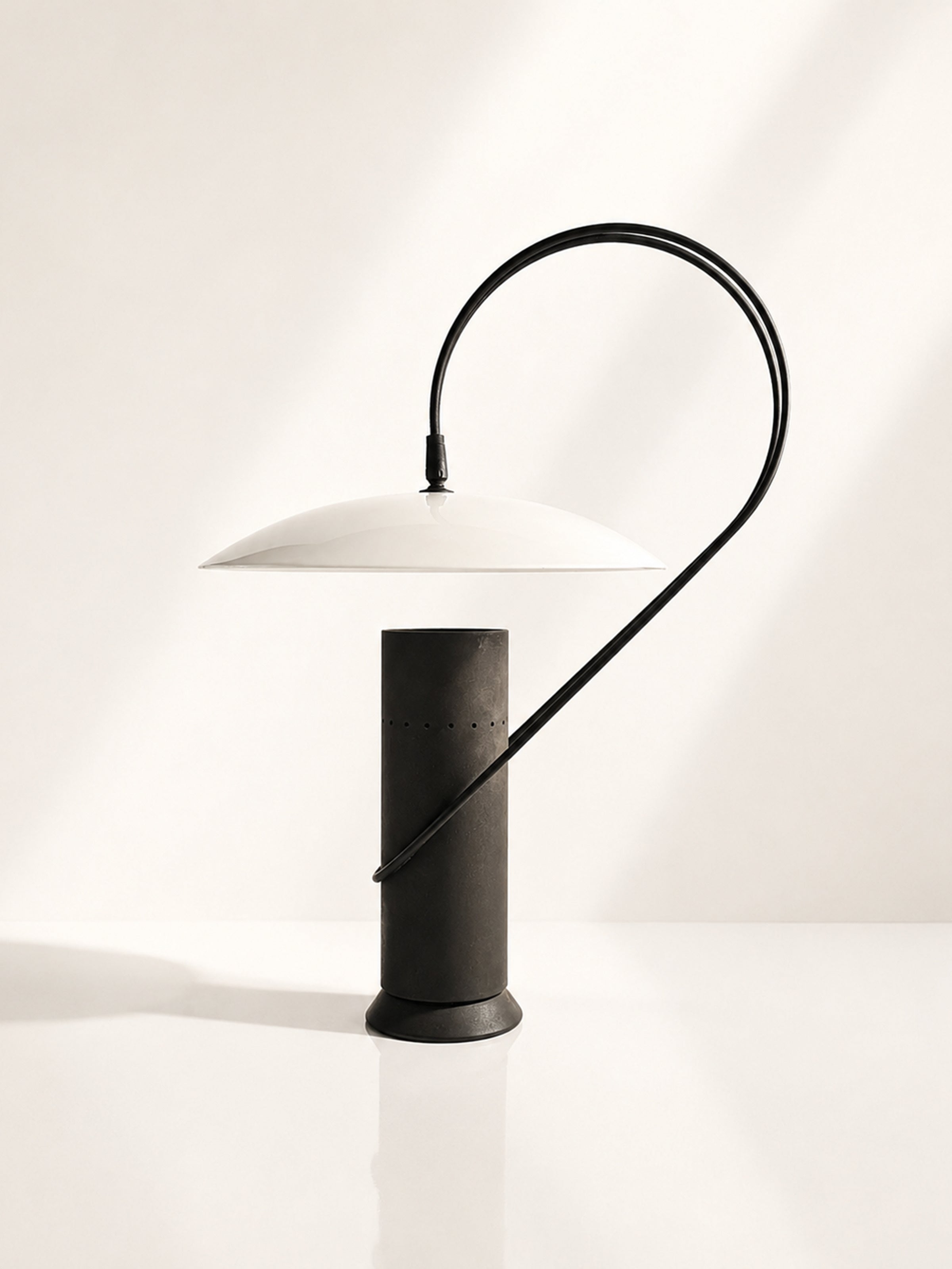 Cast Iron Table Lamp attributed to Enzo Berti - 1980s by Dodo Vintage | The Oblist