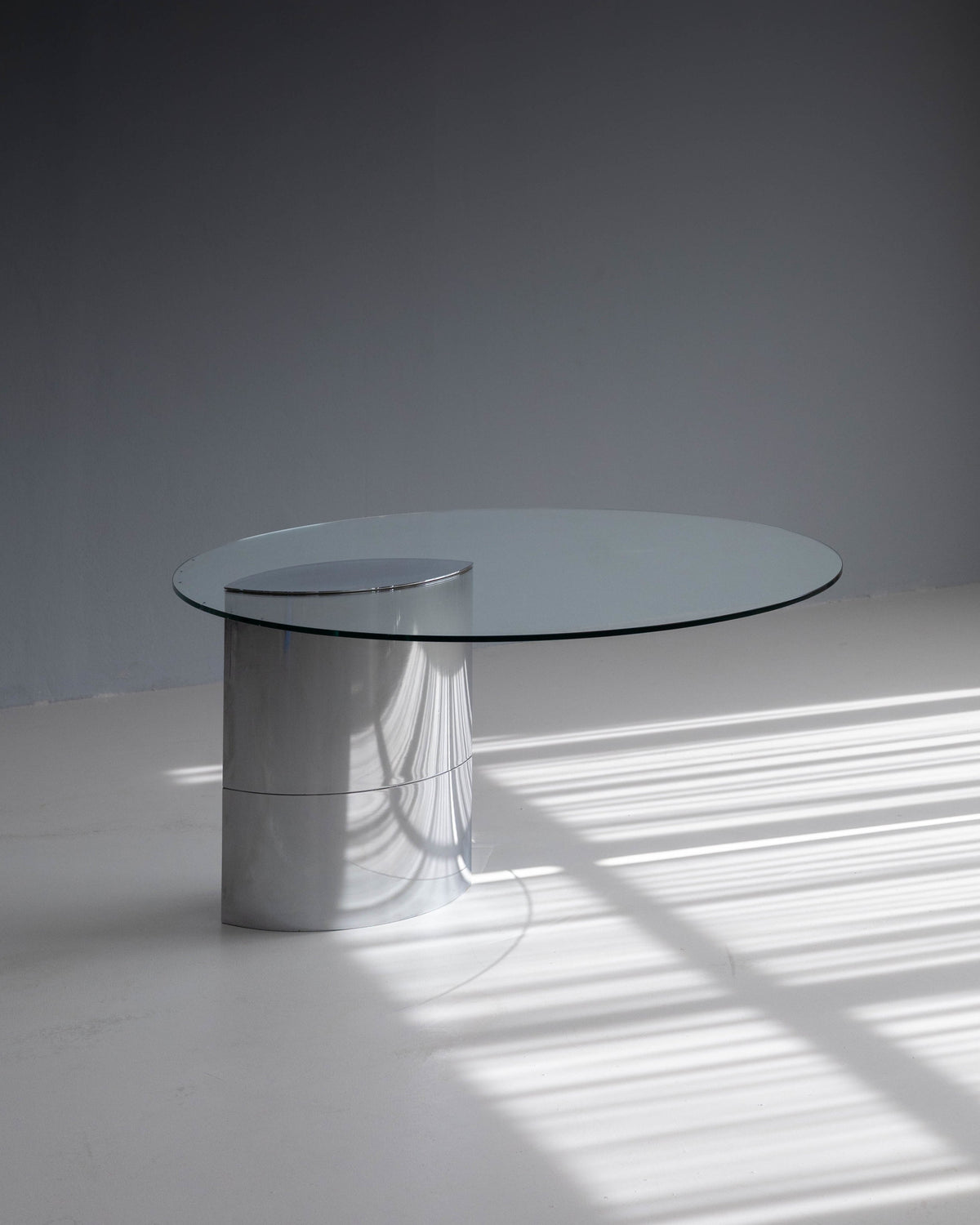 Lunario Dining Table by Cini Boeri for Gavina — detail view