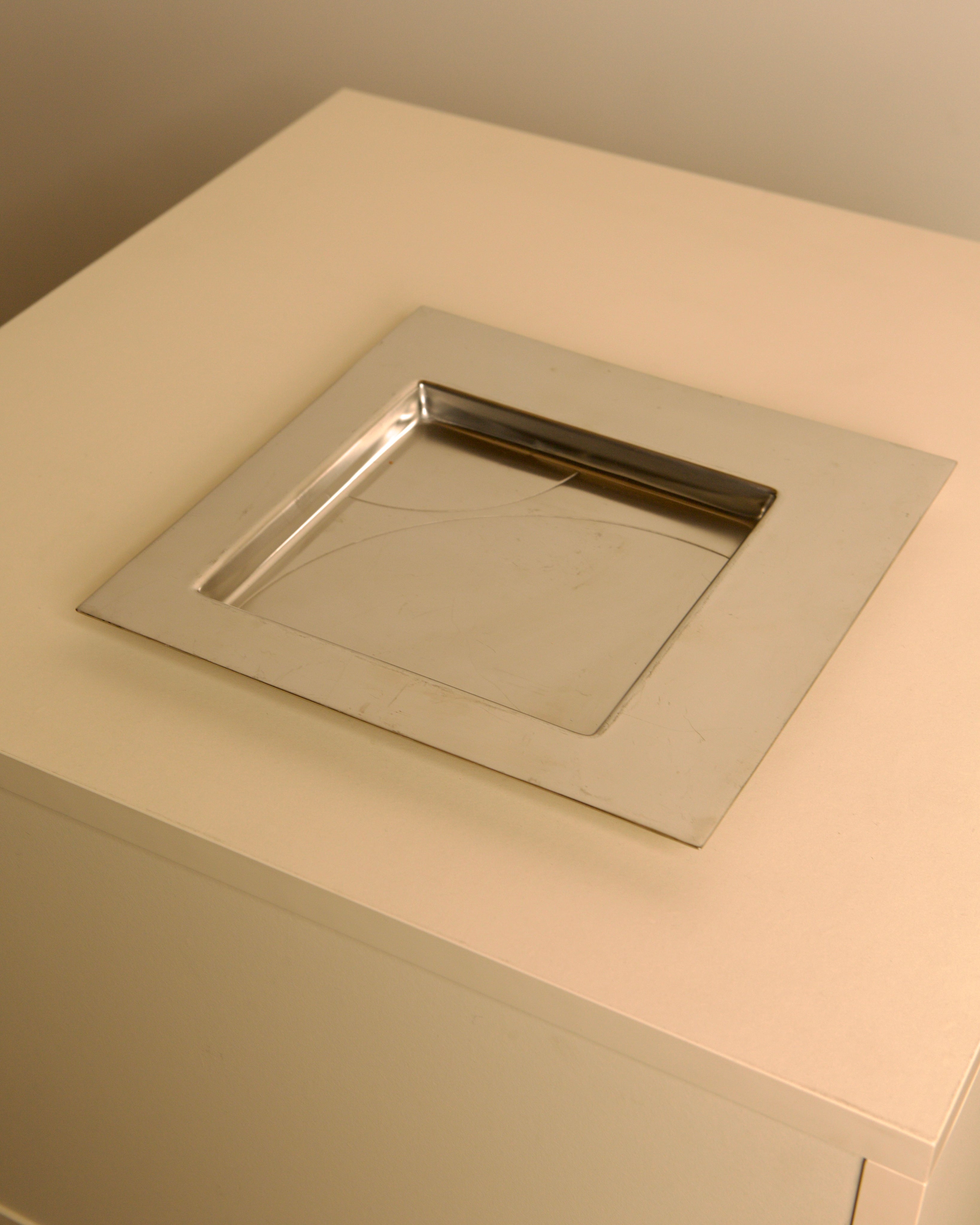 Metal tray by Mattia Pastorino for Cleto Munari 70's by Treaptyque | The Oblist