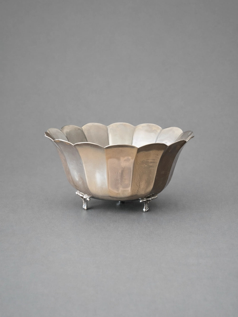 90s Vintage Bowl in Metal and Silver-plated Metal — lifestyle setting
