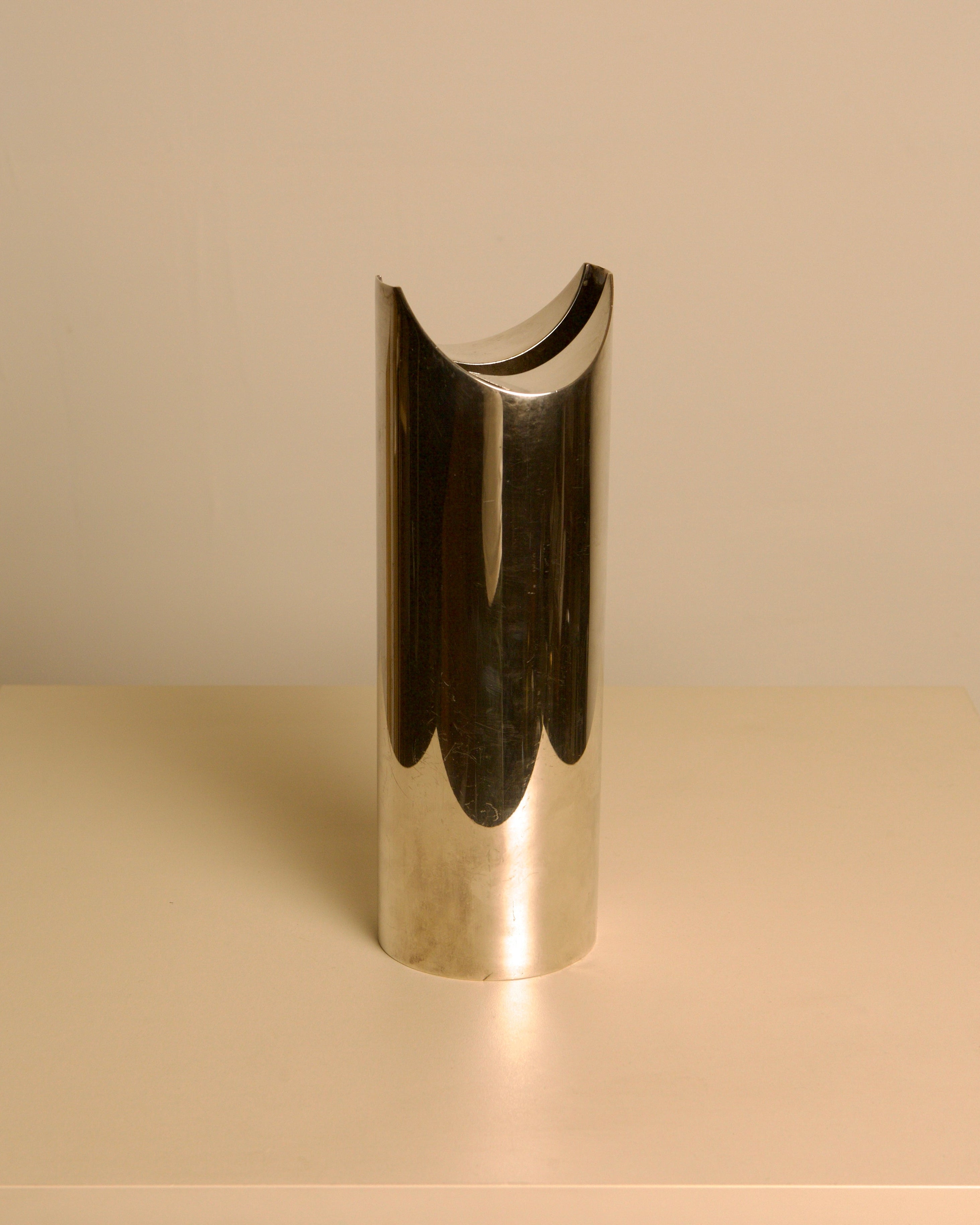 "Ohun Ohara" silver-plated vase by Lino Sabattini, Italy, 1980s by Treaptyque | The Oblist