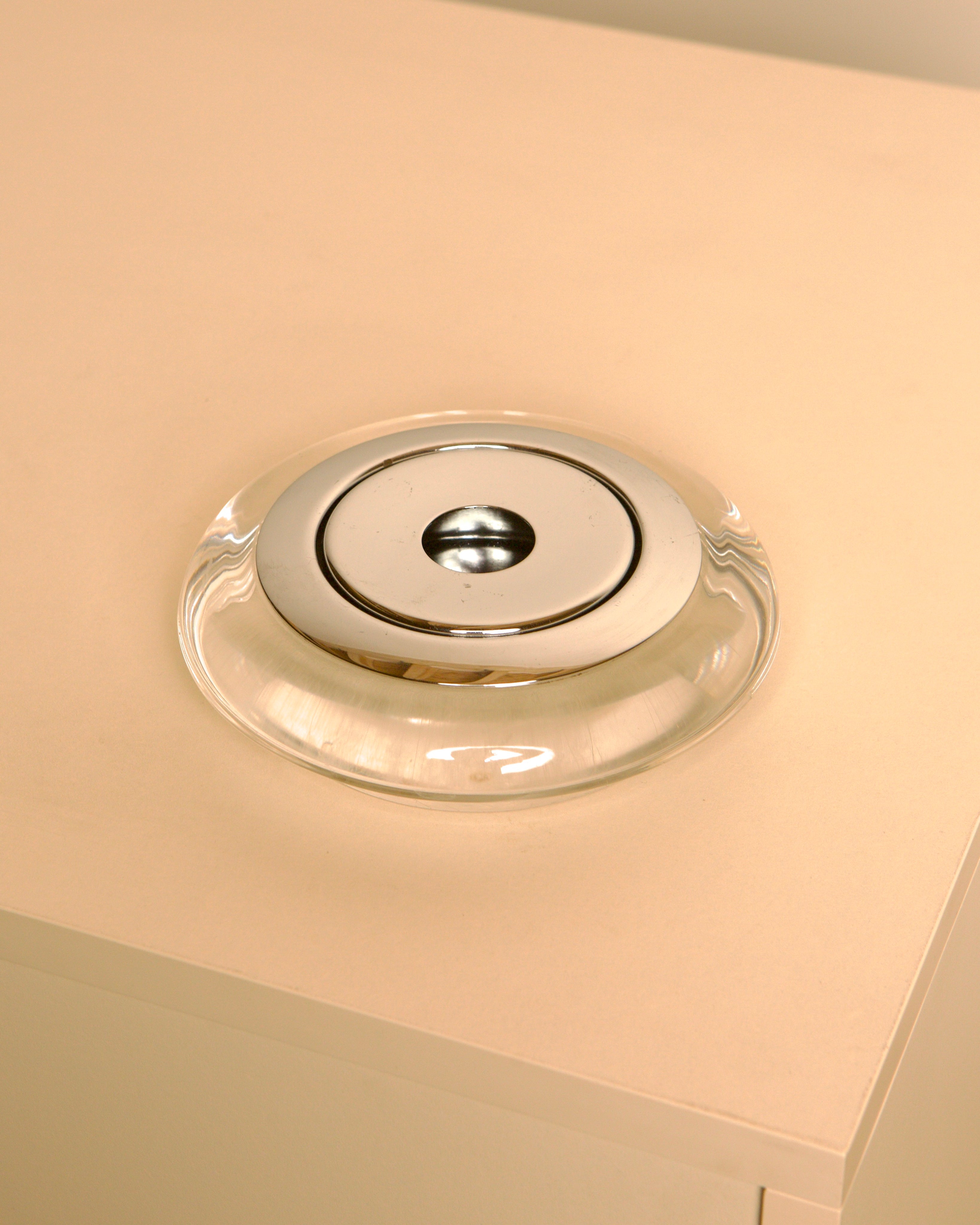 Italian Round Lucite and Chrome Ashtray / Vide-Poche with Removable Lid, 1970s by Treaptyque | The Oblist