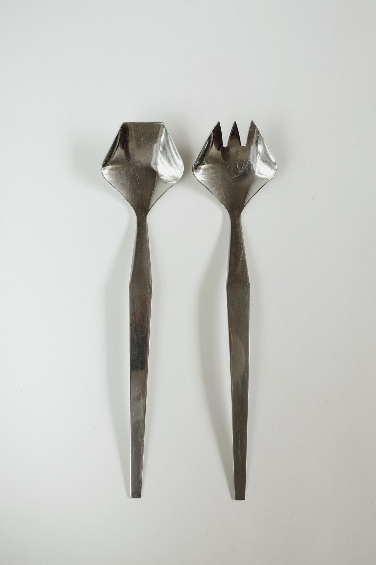 Geometric Modern Salad Servers by septembre studios | The Oblist