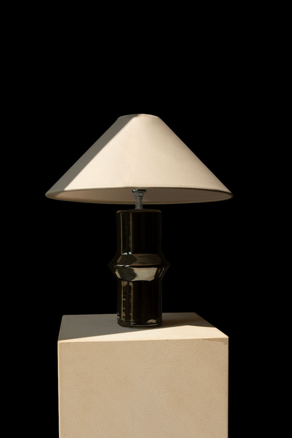 Alix' Table Lamp by Landy Rakoto | The Oblist