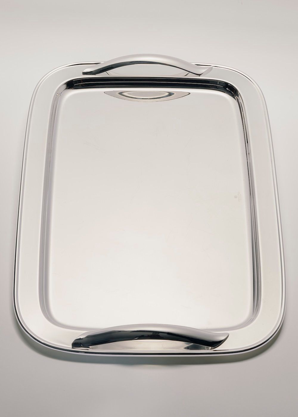 Plateau de service argenté avec poignées – Design italien par Zanetto