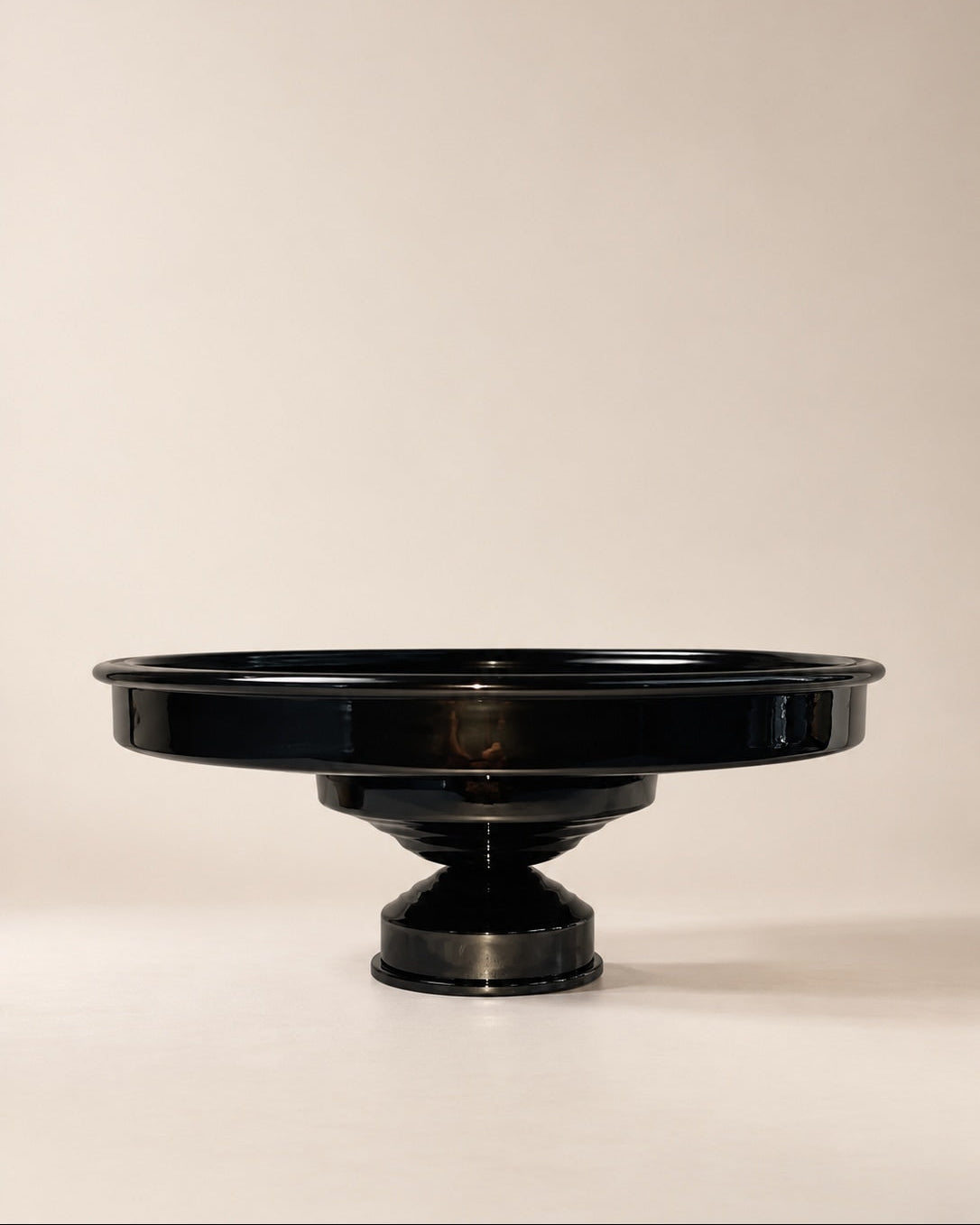Art Deco Dish/centerpiece in Metal black Glossy — detail view