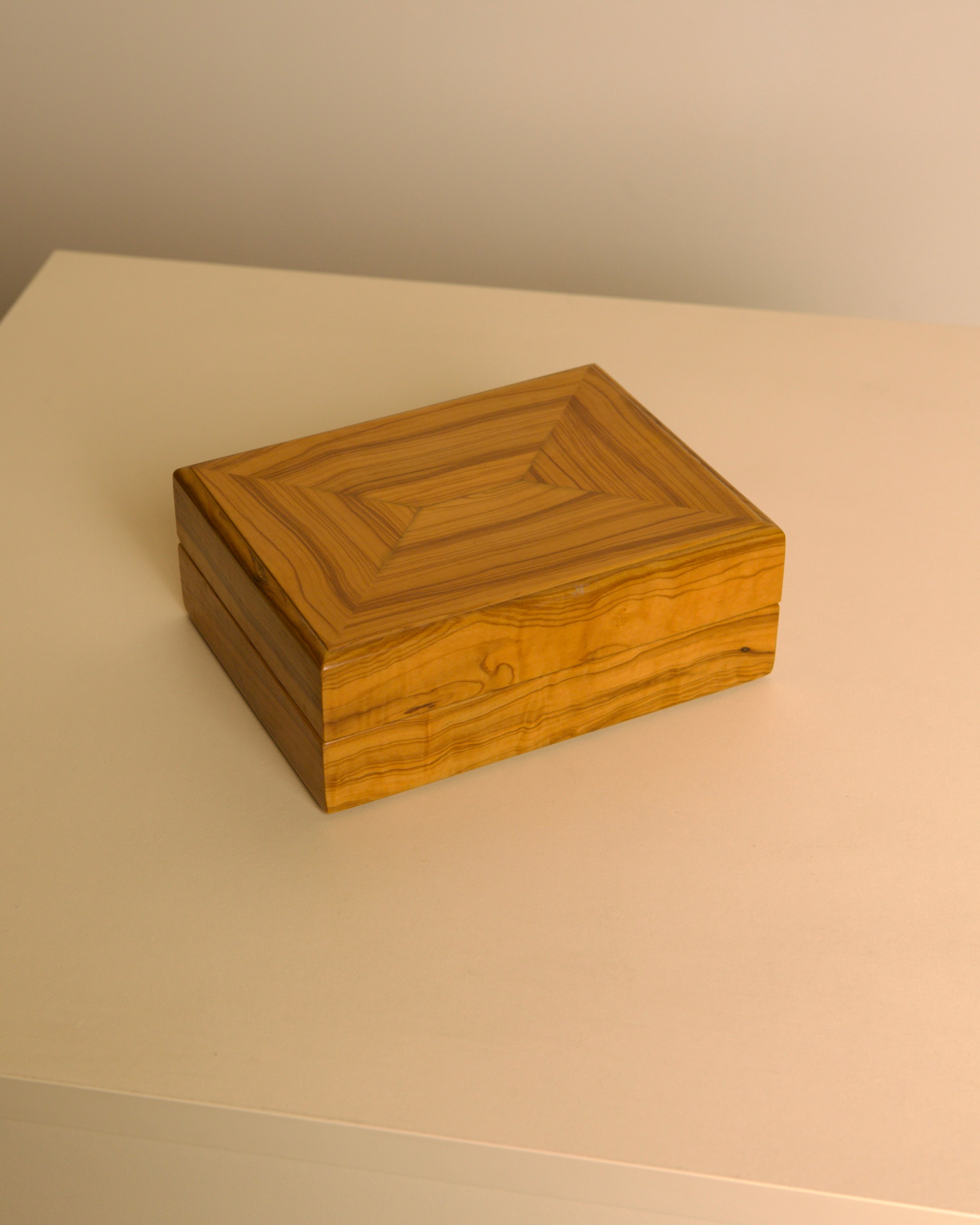 Italian wolid olive wood box with cream velvet Interior 1980's by Treaptyque | The Oblist