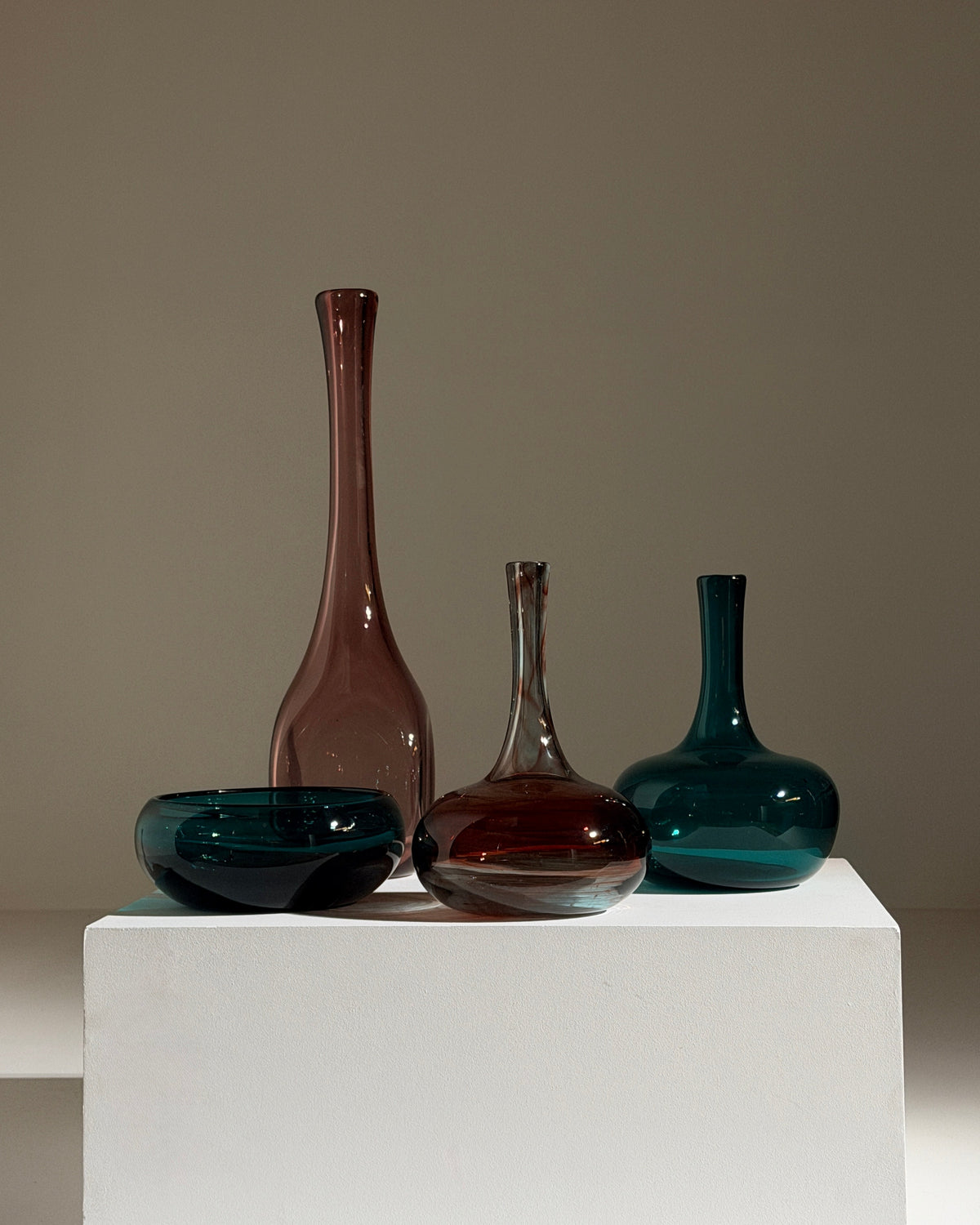 Set of four blown glass pieces, France, 1970. by Figuresdesign | The Oblist