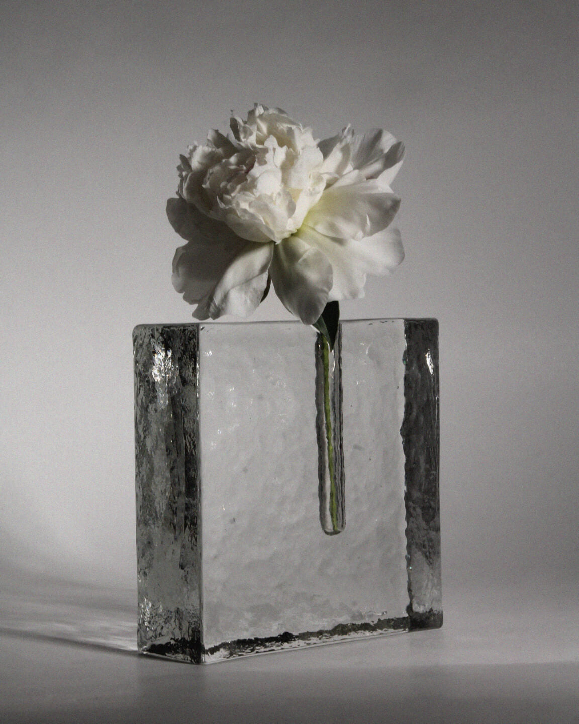 "Solifleur" Square Block Ice Glass Vase — detail view