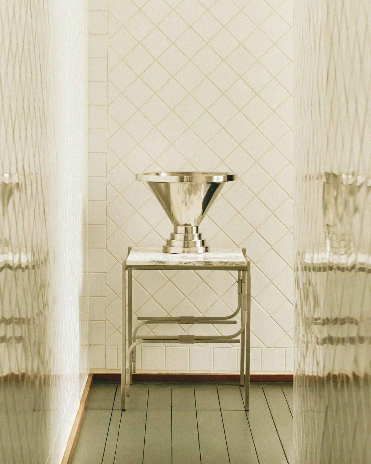 AXIS DISPLAY UNIT - ESTREMOZ MARBLE by Louise Roe | The Oblist