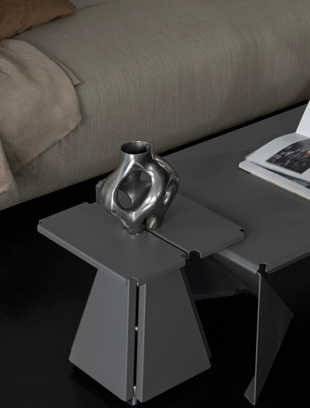 AO25 Stool in Steel and Aluminium — alternate view