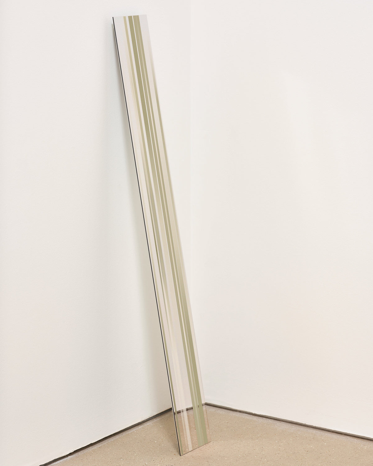 Sculpture miroir minimalisme - OSMOSE GLICH N°2 — side angle
