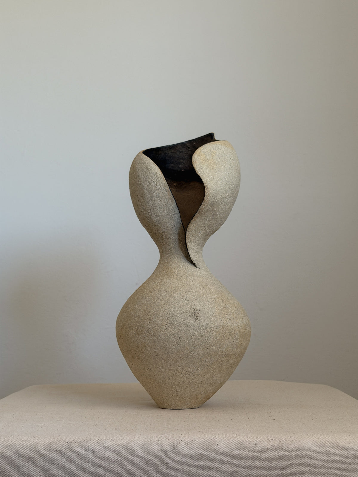 Minimalism Vase in Ceramic | Sculptural Vase | Ceramic Sculpture — detail view