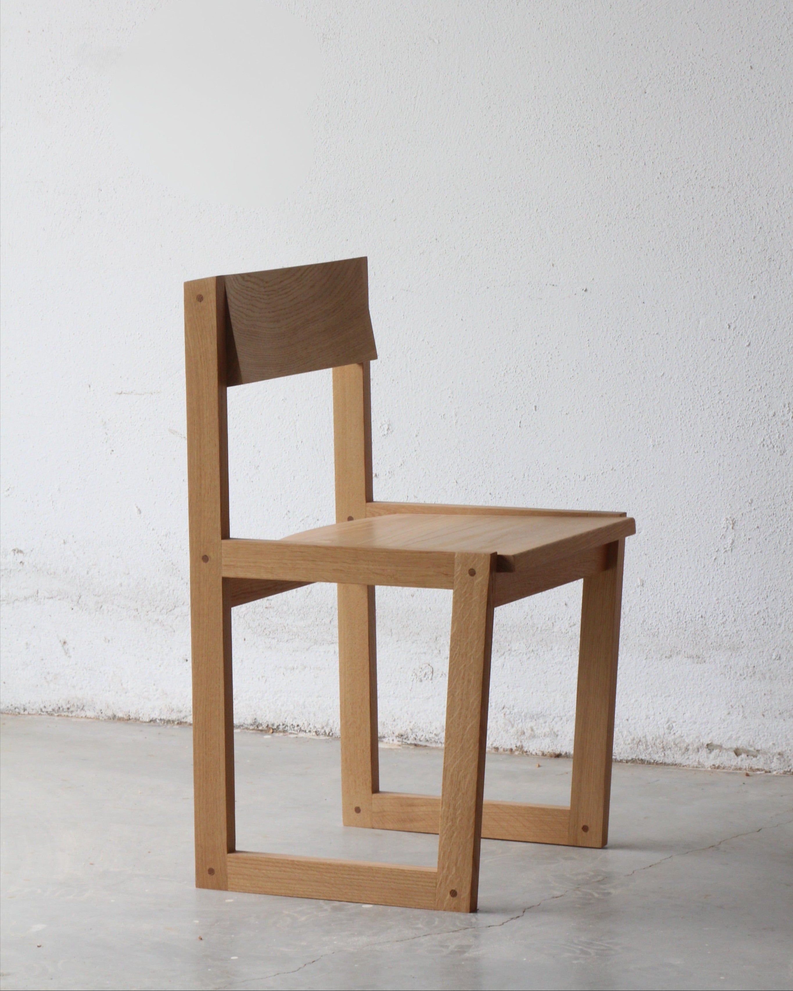 Pontinho chair