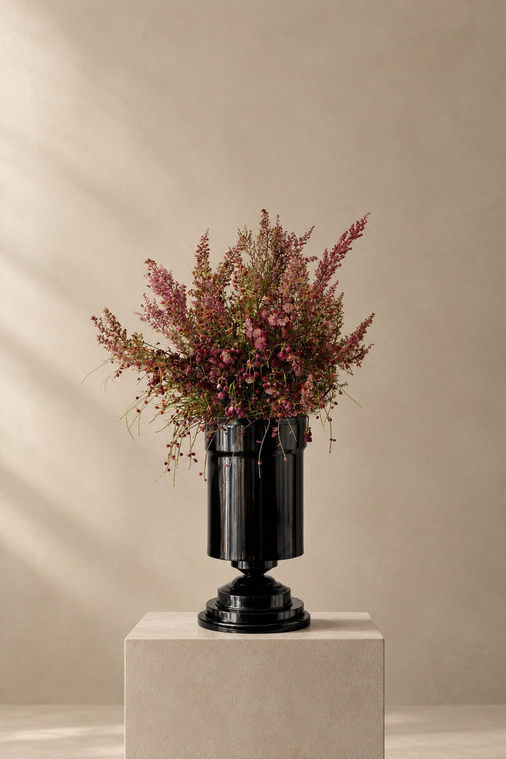 Amphora Mini Vase Holder in Varnished Aluminium - Black Glossy by CASPAL | The Oblist