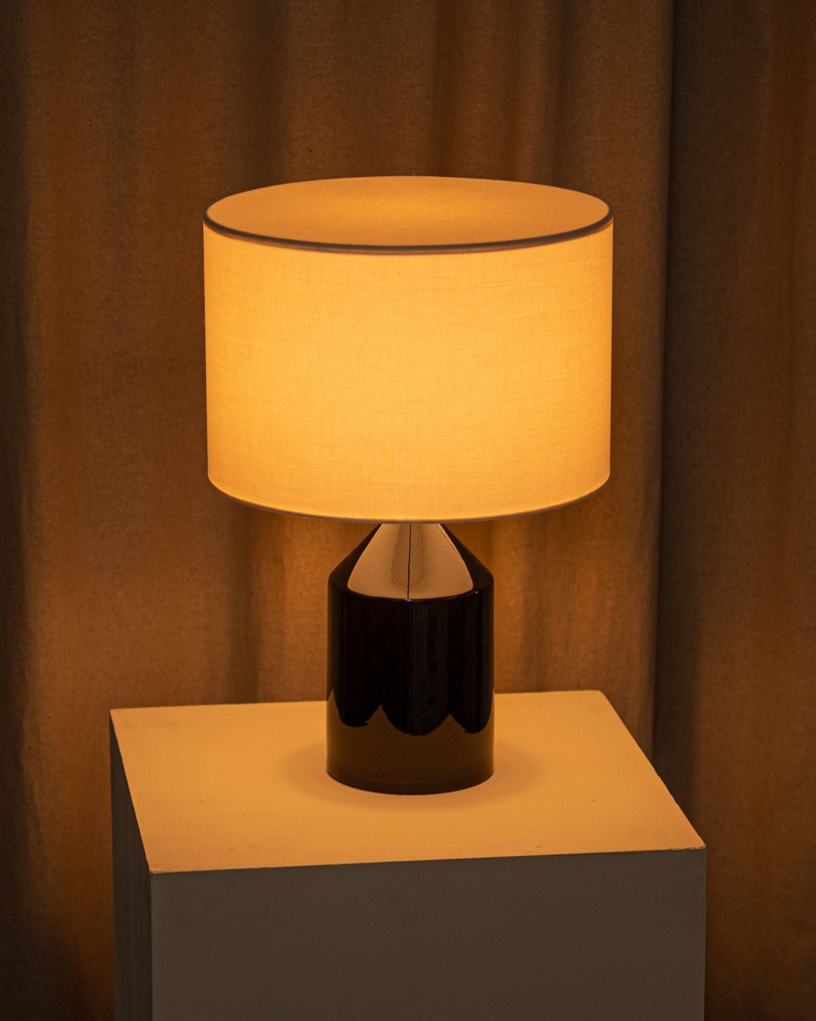'Josef' Table Lamp in Black Ceramic by Simone & Marcel | The Oblist
