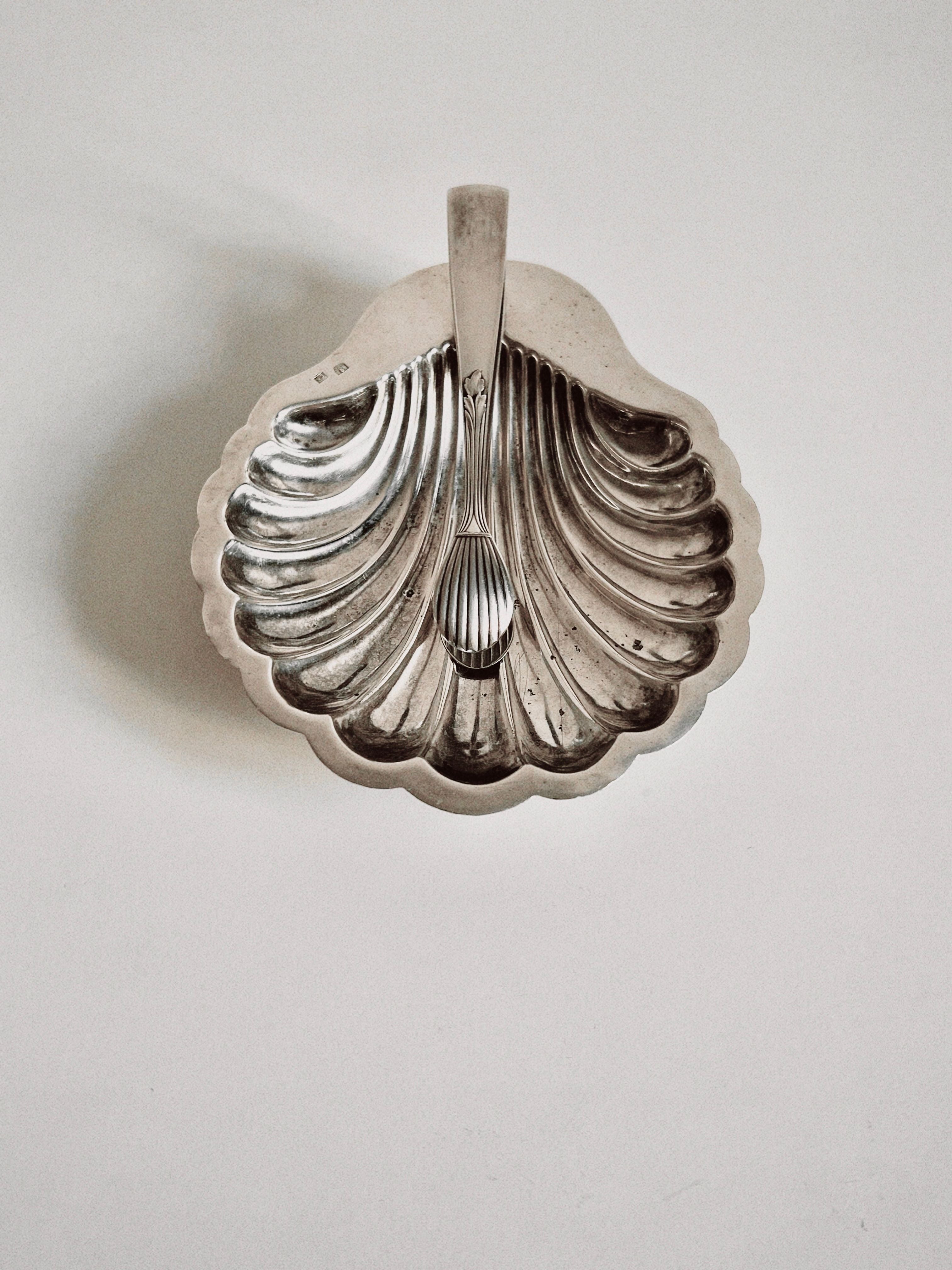 Shell Shaped Dish and Prong