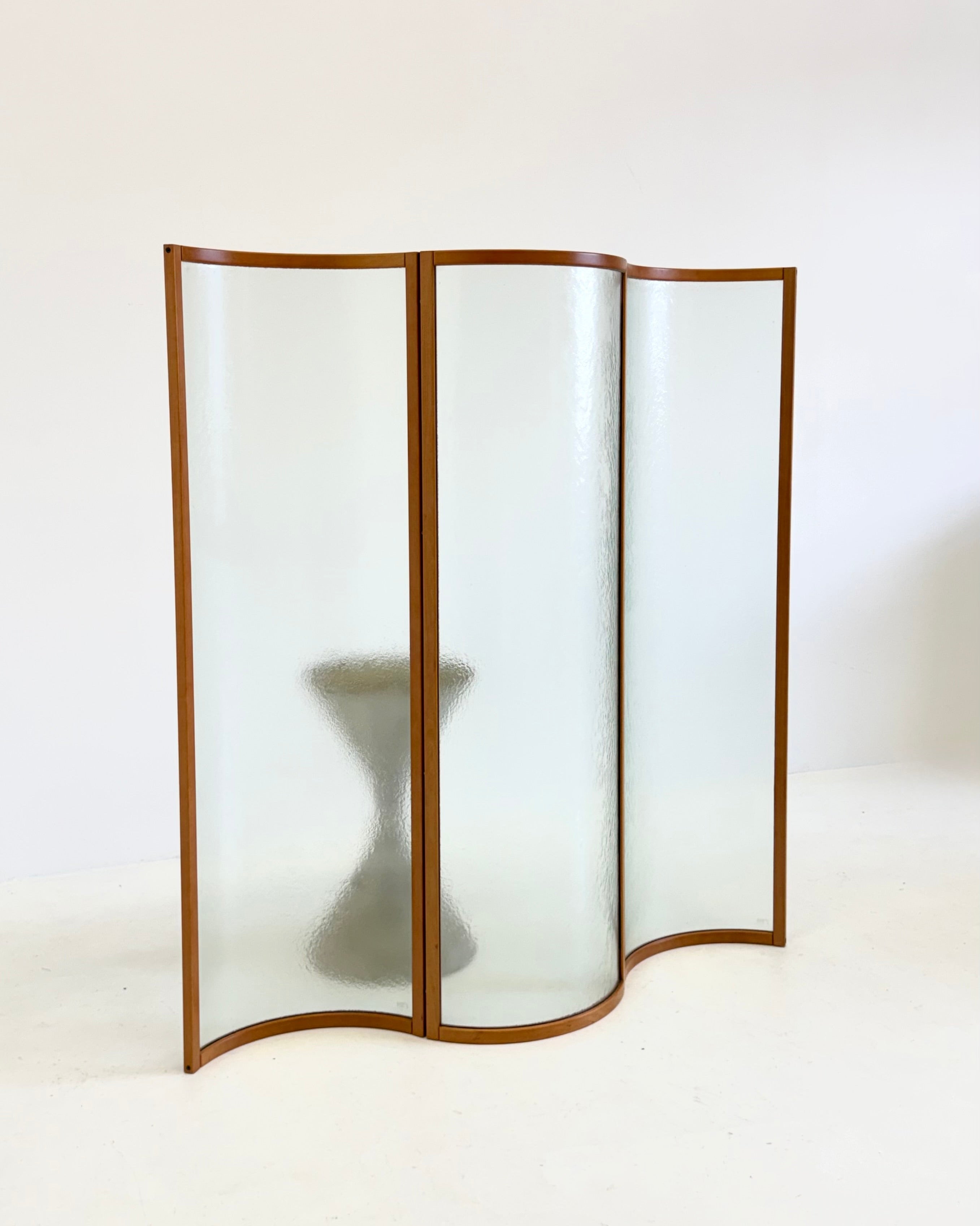 Esse room divider by Vittorio Livi for Fiam — detail view