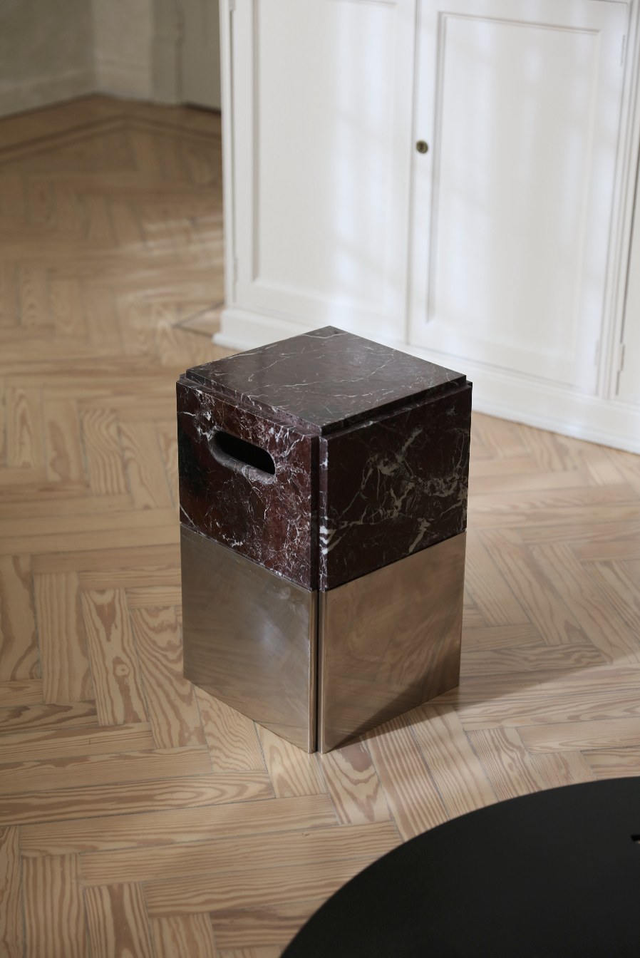 Rehundido stool in Steel and Marble by Valuarte | The Oblist