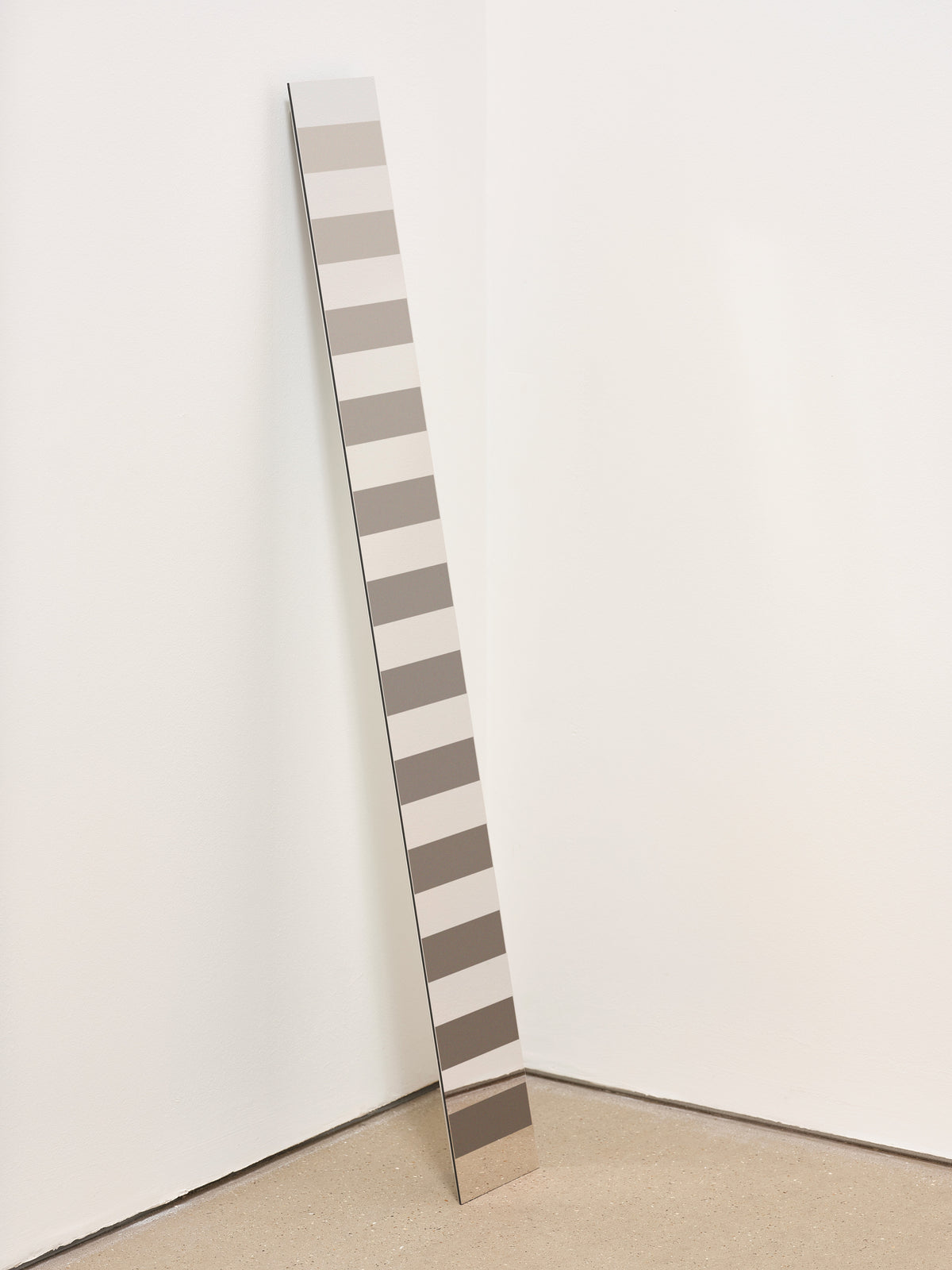 Sculpture miroir minimalisme - BANDE DE 4 N°6 — side angle