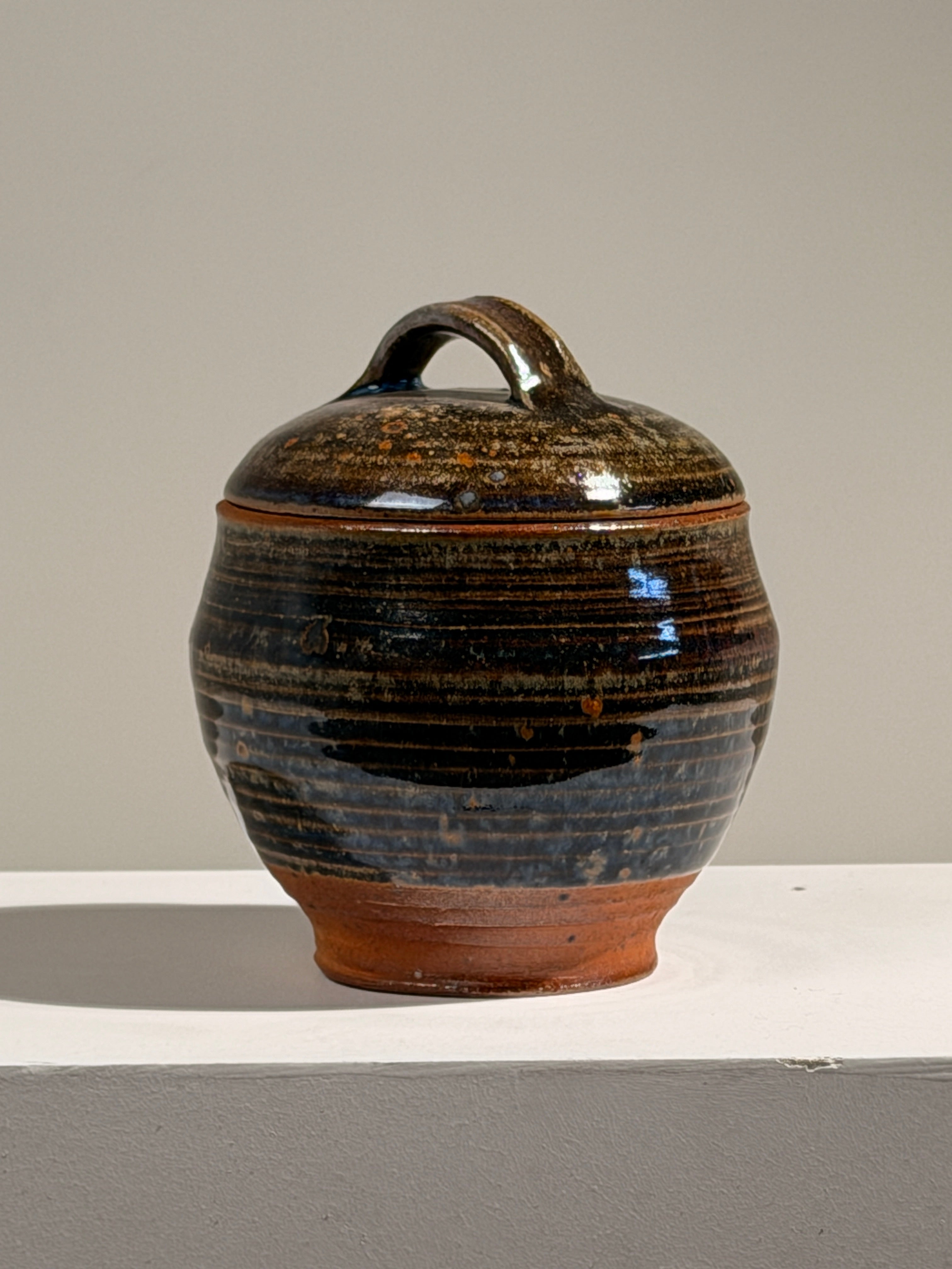 Covered stoneware pot, France, circa 1960 by Figuresdesign | The Oblist