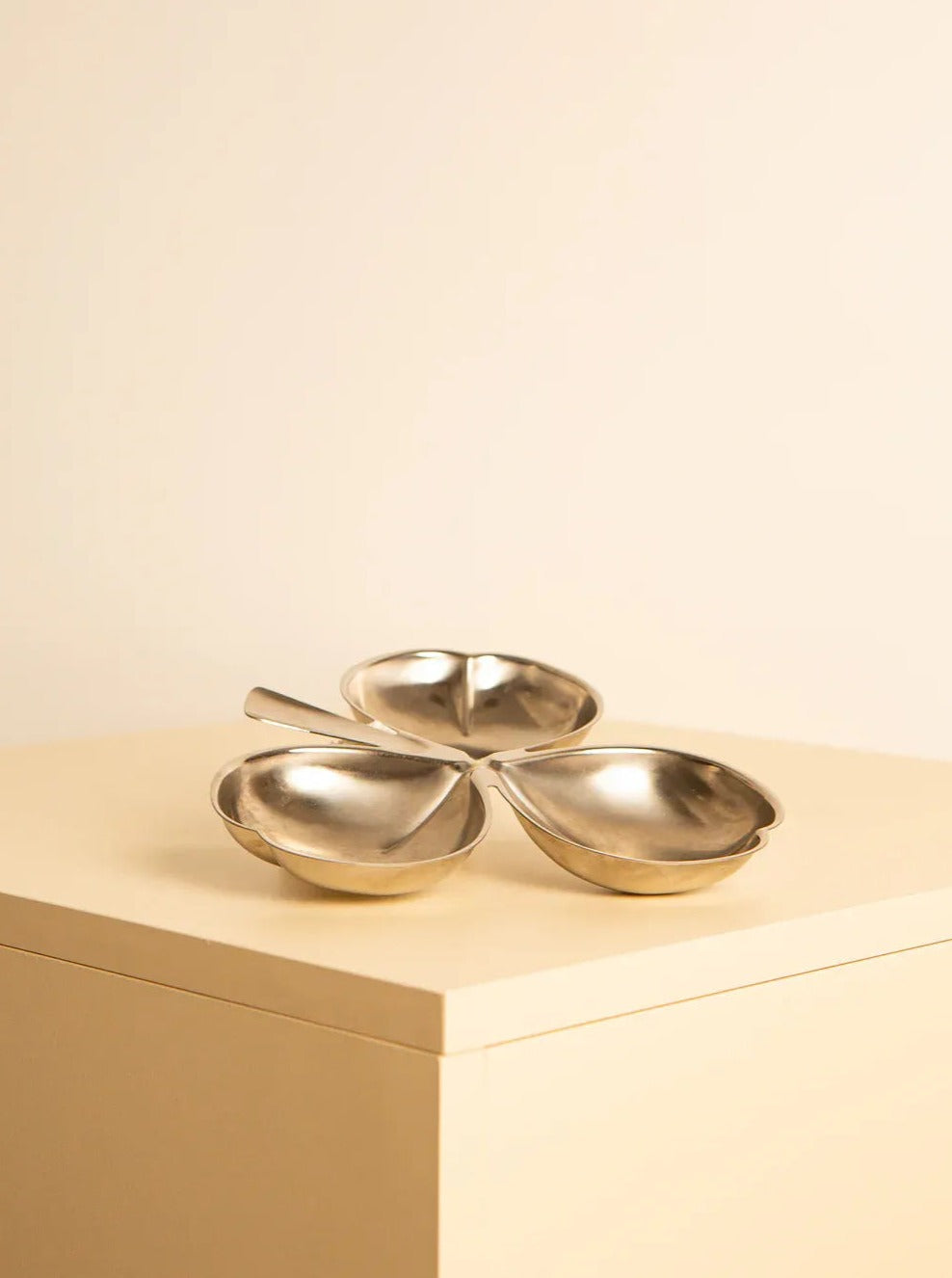 Vintage 1980s Cloverleaf-shaped Vide-poches for organizing small items on tabletops