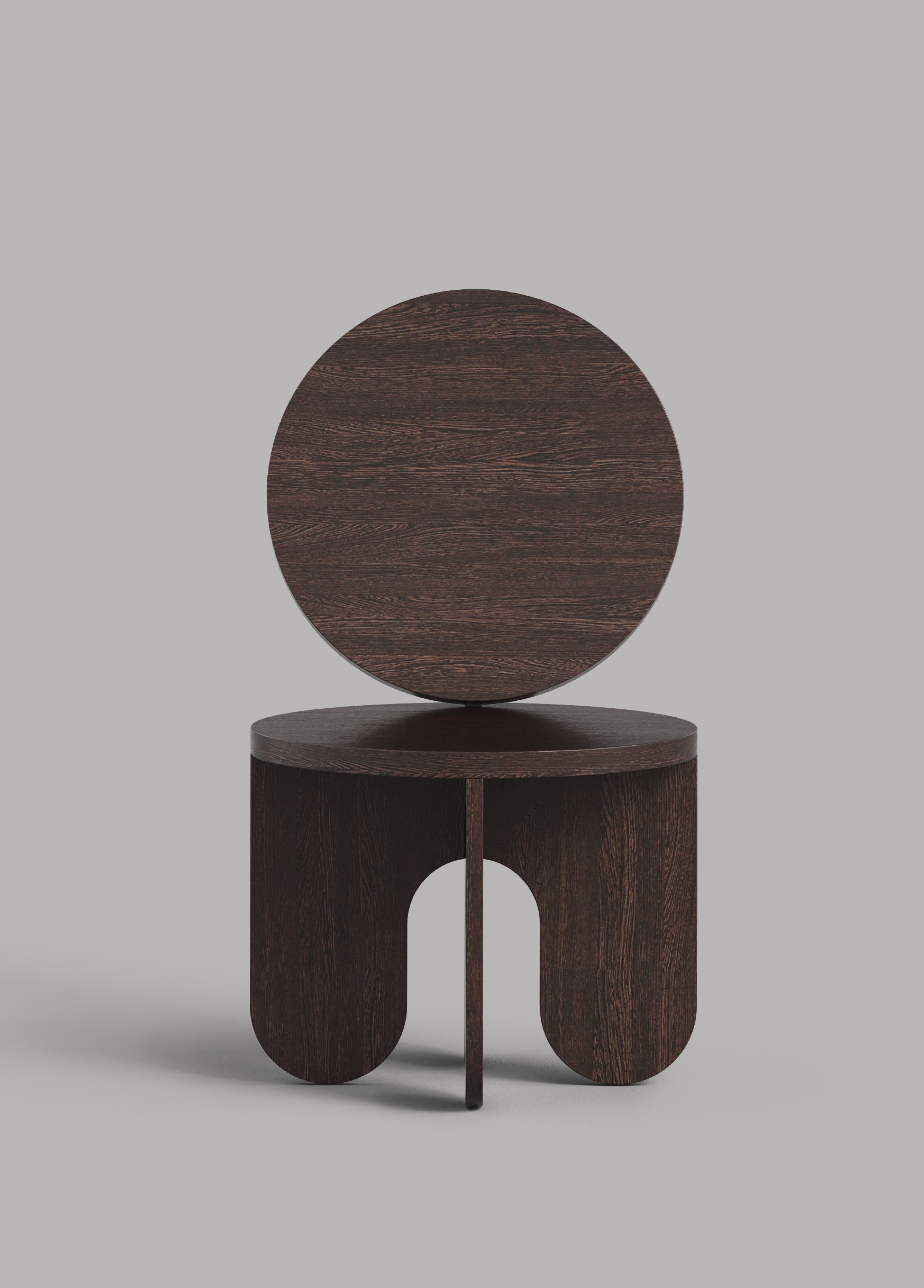 Chaise en bois massif
