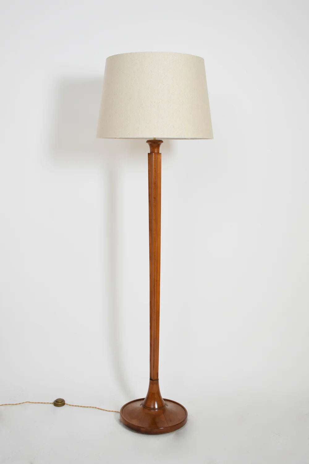 Wooden round base floor lamp, 1940s.