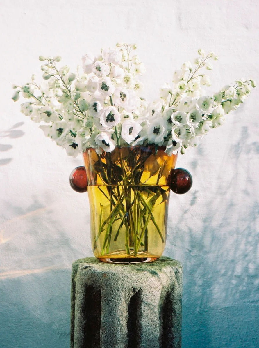 Handcrafted Mouthblown Oliver Vase made of high-quality glass with elegant design