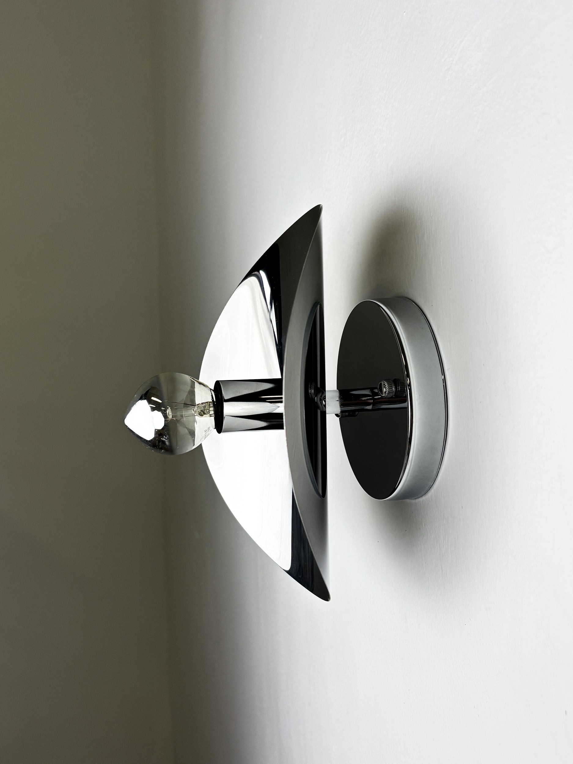 "Folio" Sconce, Chromed Metal, Italy, 1970s