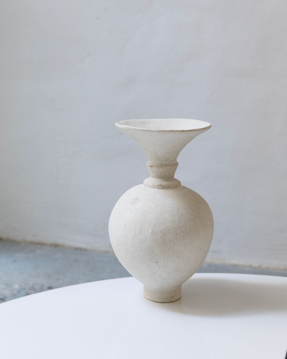 Vase en granit amphore
