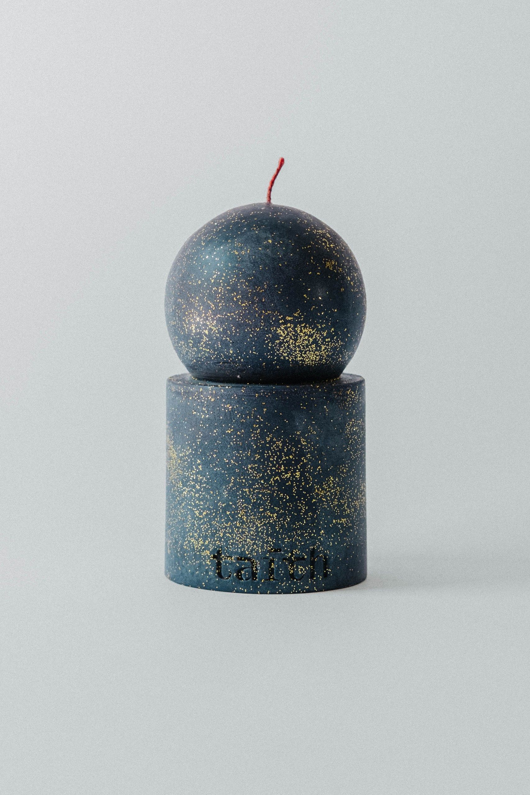 Lulu Candle Dark Green With Gold Eco Glitter