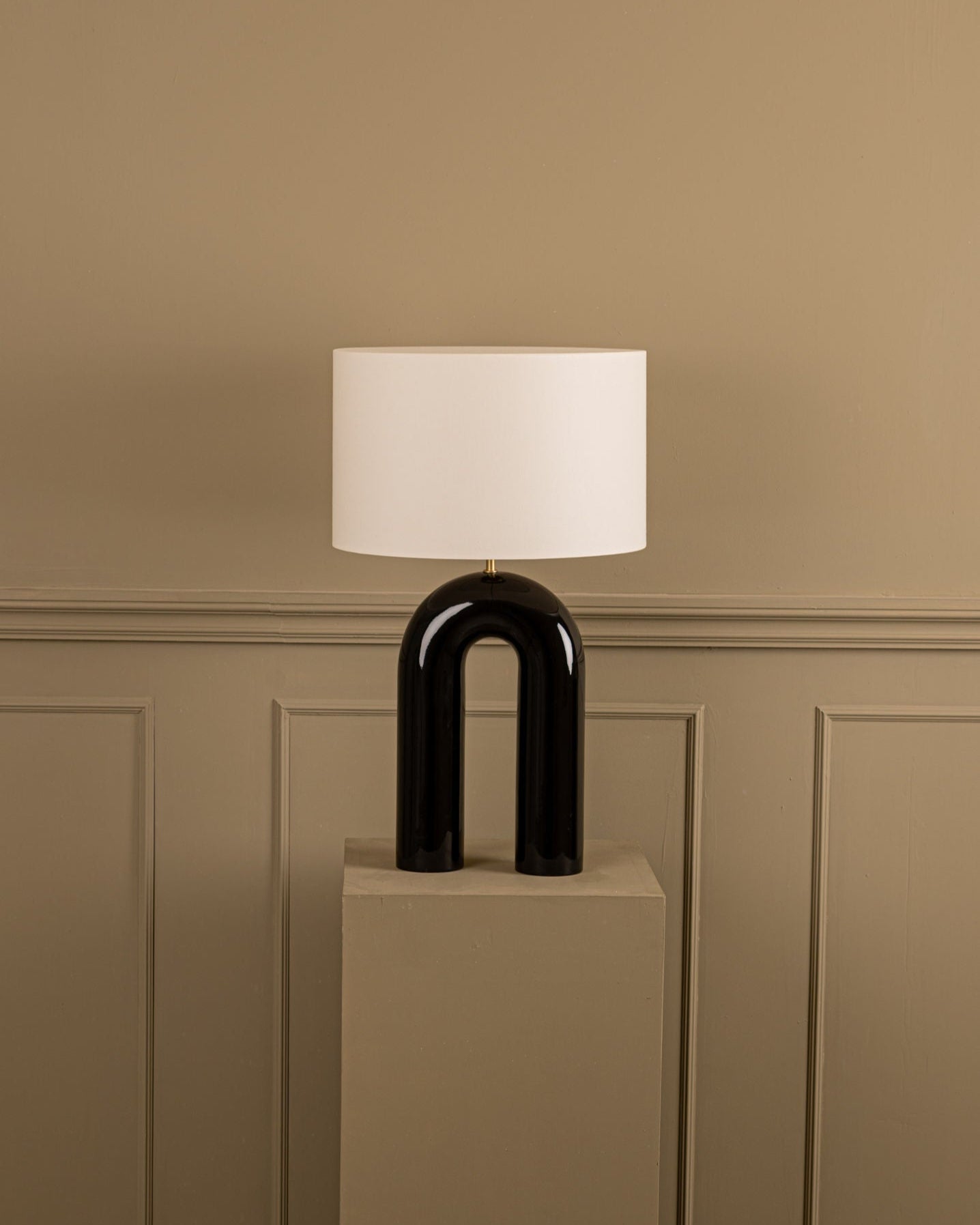 'Arko' Table Lamp in Black Ceramic