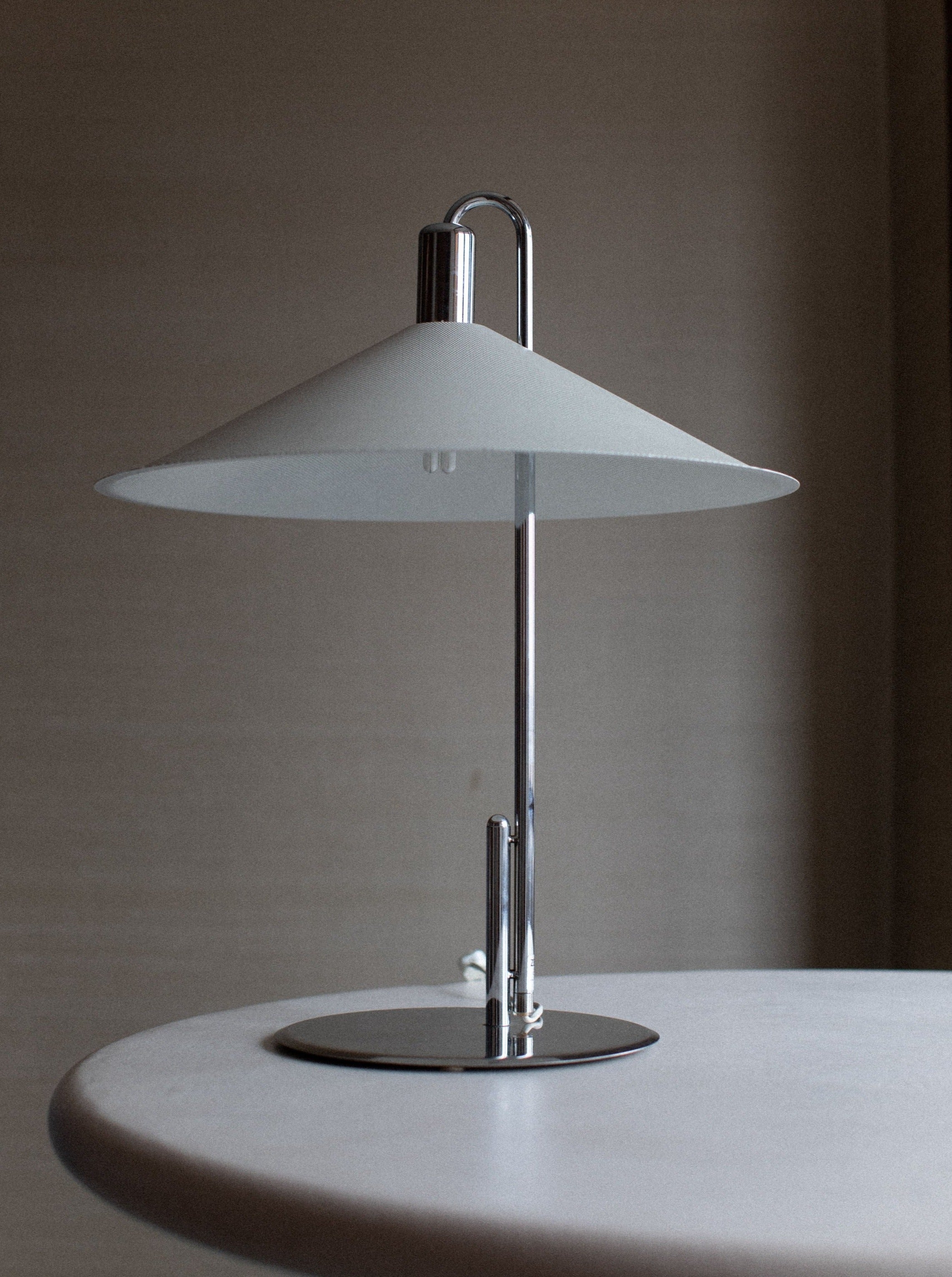 Börge Lindau Lamp in sleek black metal with adjustable arm and shade