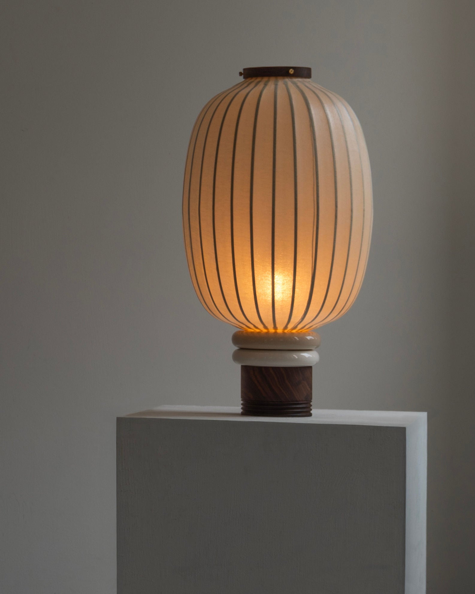 'Plum Charm' Table Lamp