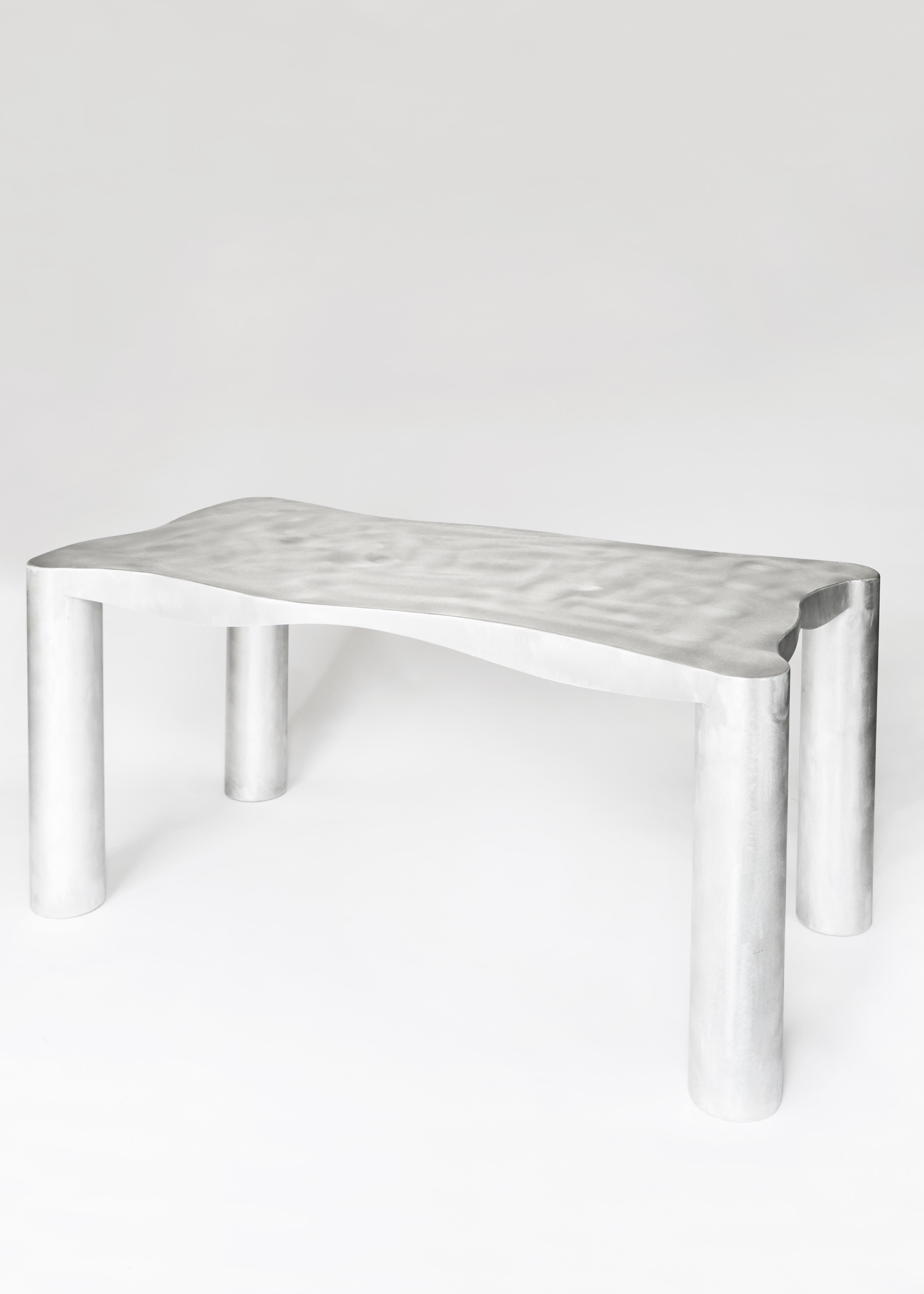 Table à manger en aluminium