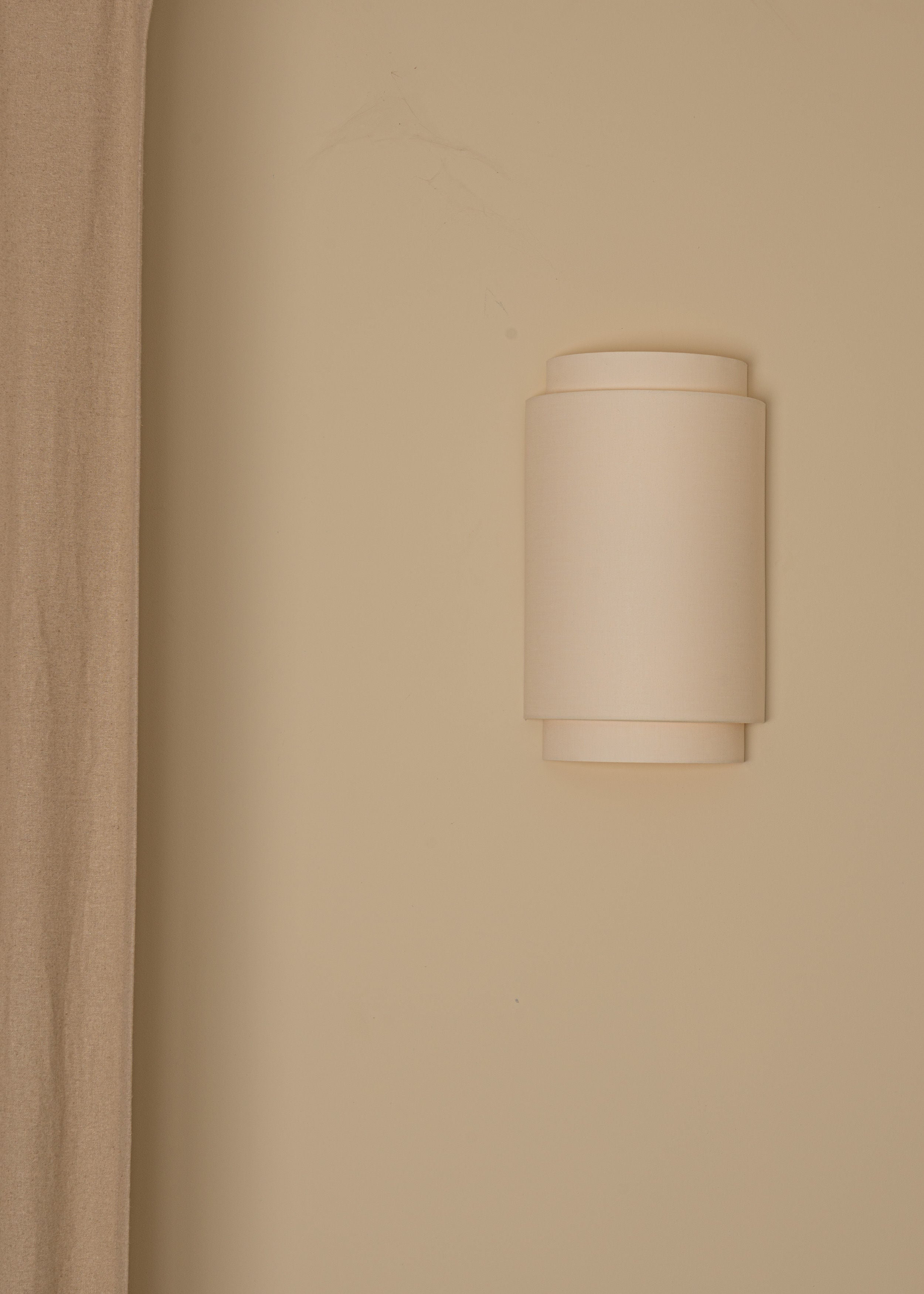 'Duono' Wall Light in Ecru Cotton