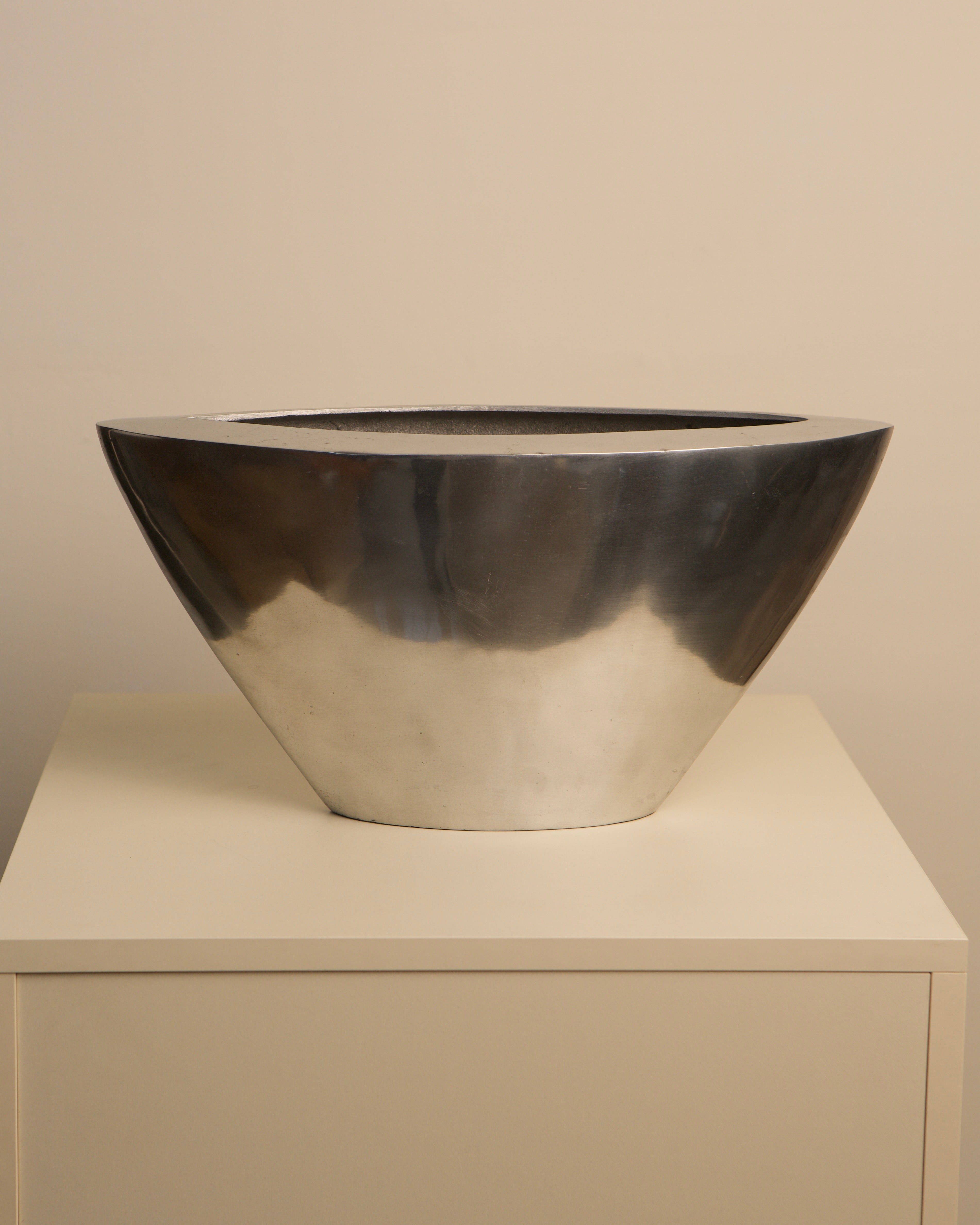 Large Italian metal bowl vase with reflective finish from 1980s