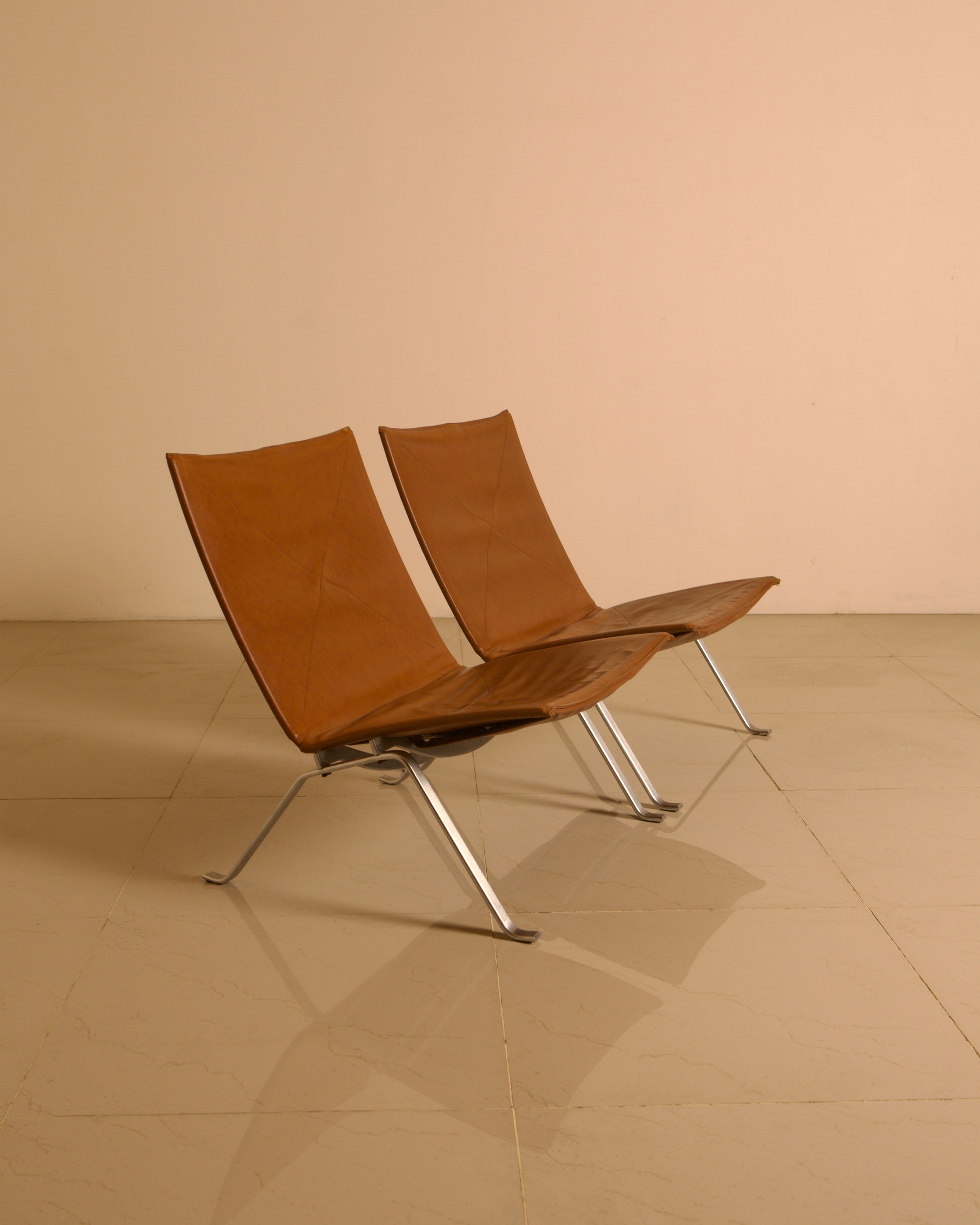 PK22 Cognac Leather Lounge Chair Pair by Poul Kjærholm, E. Kold Christensen, 1960s by Treaptyque | The Oblist