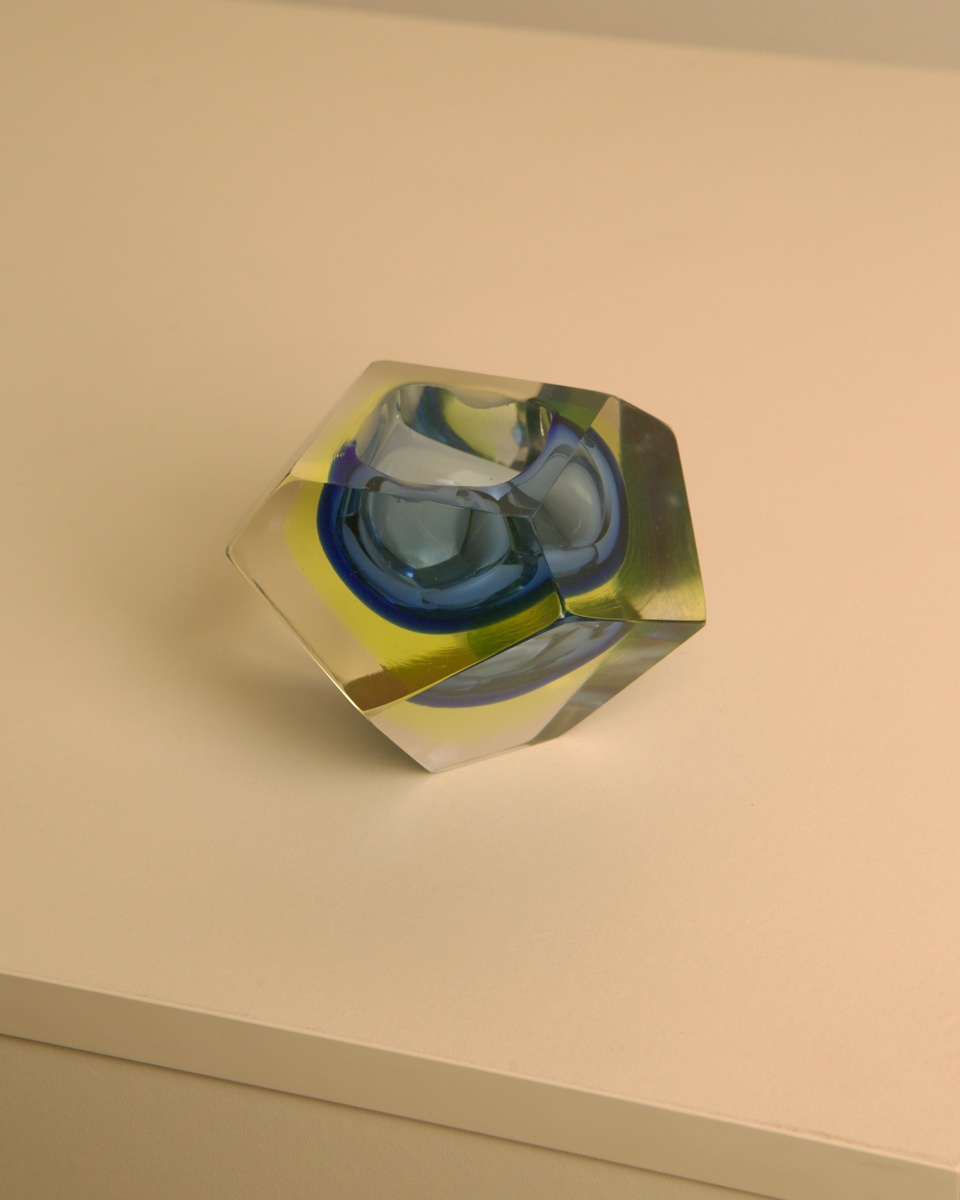 Plateau en verre de Murano bleu "Diamond" par Flavio Poli pour Seguso années 60