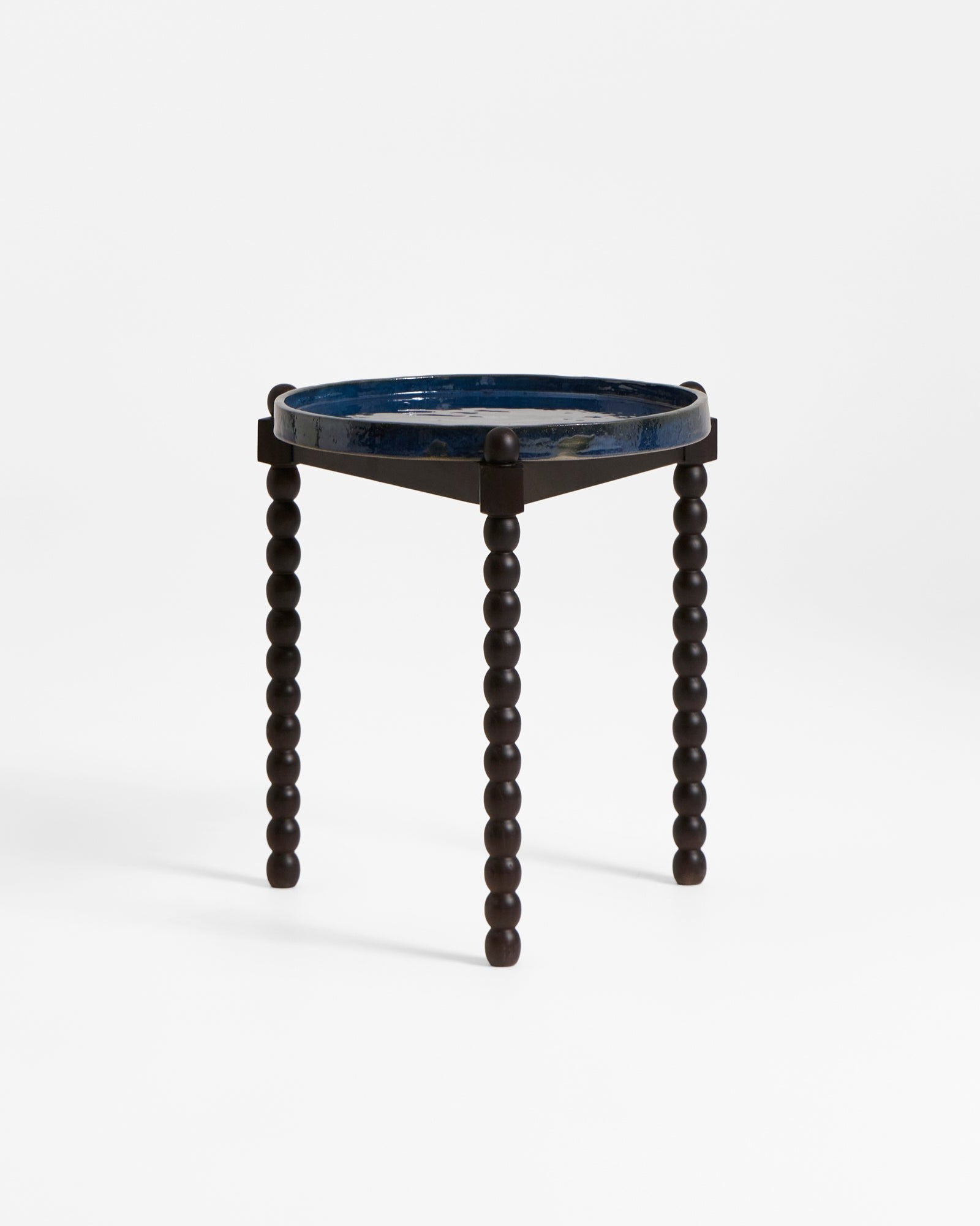 Bolha Tray Table — detail view