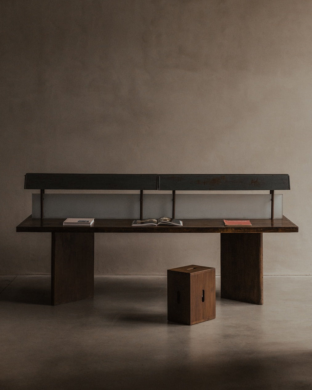 Pierre Jeanneret - Authentic PJ-TAT-08-B