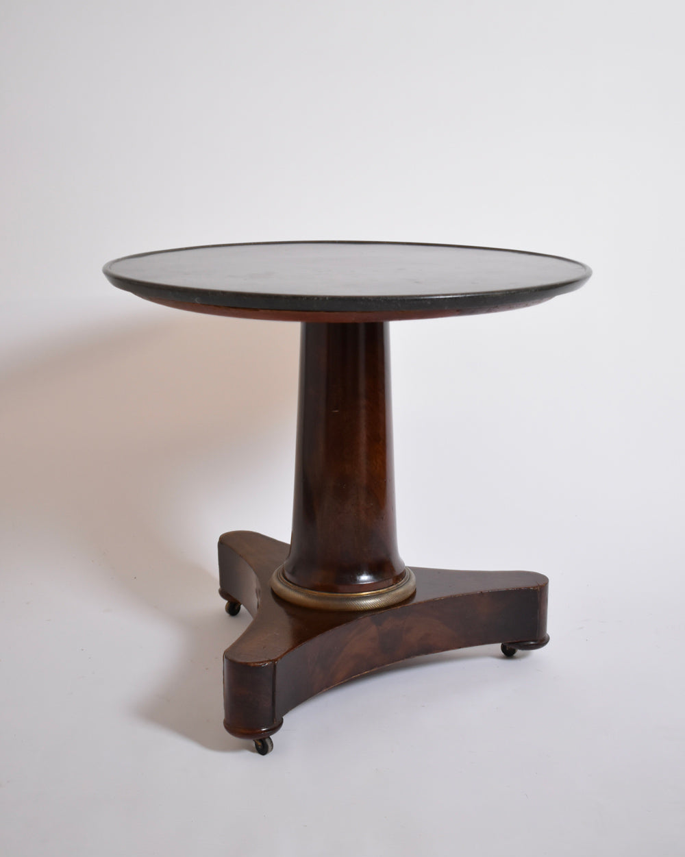 Table à piédestal en acajou, XIXe siècle